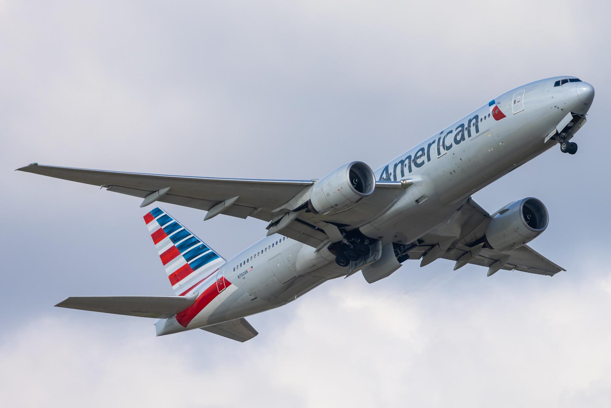 London Heathrow: American Airlines (AA / AAL) |  Boeing 777-223(ER) B772 | N792AN | MSN 30253
