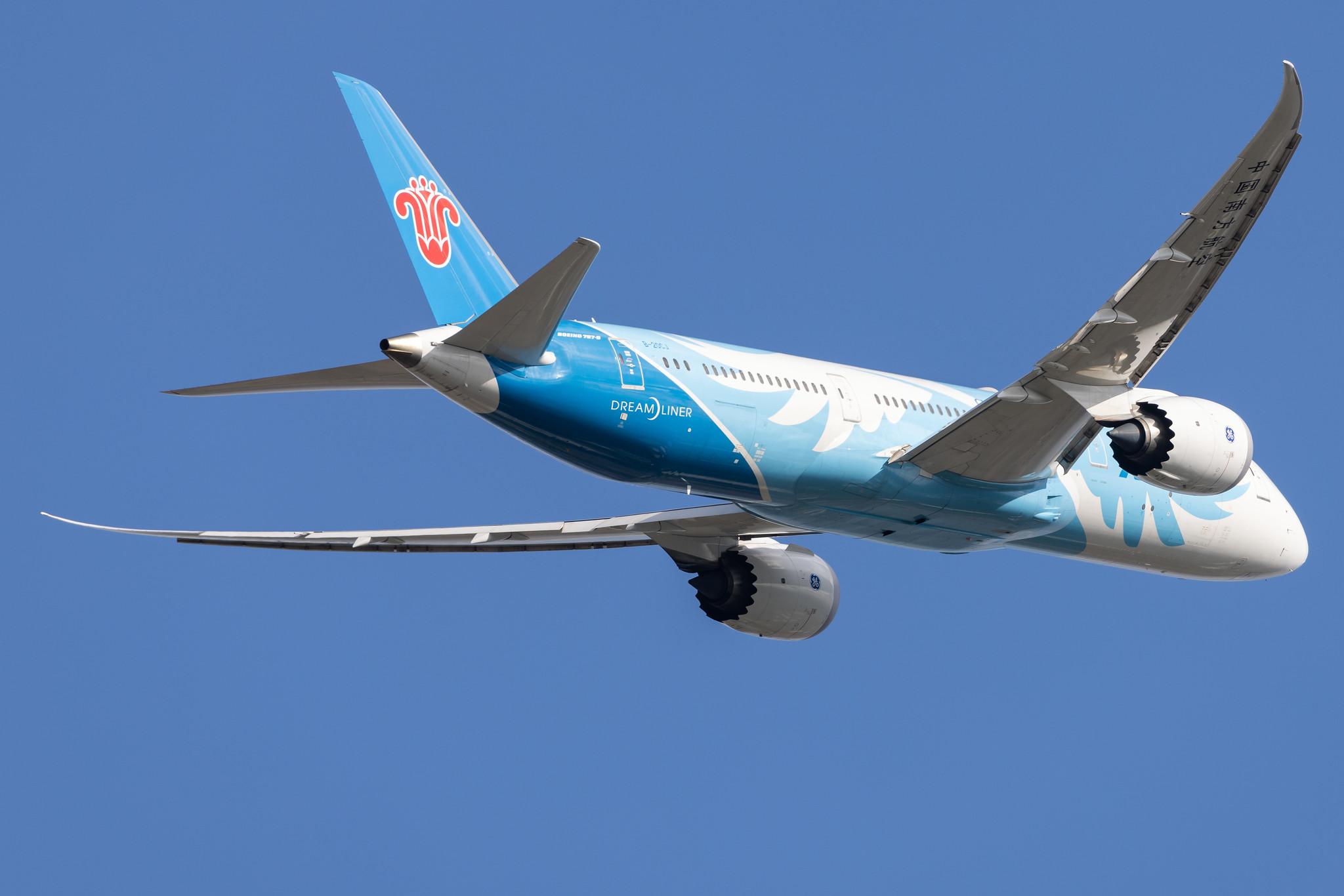 London Heathrow: China Southern Airlines (CZ / CSN) |  Boeing 787-9 Dreamliner B789 | B-20CJ | MSN 63986