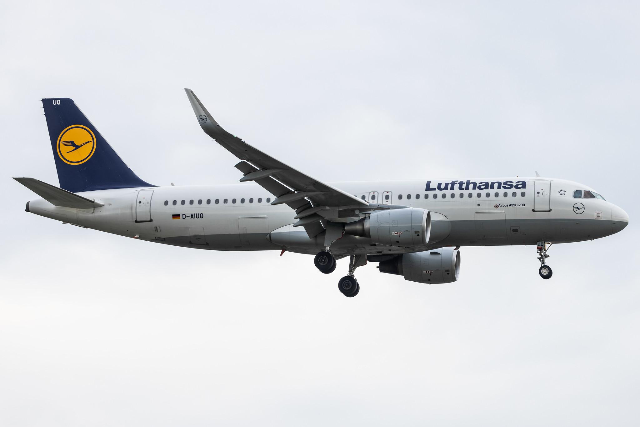 Hamburg Airport: Lufthansa (LH / DLH) |  Airbus A320-214 A320 | D-AIUQ | MSN 6947