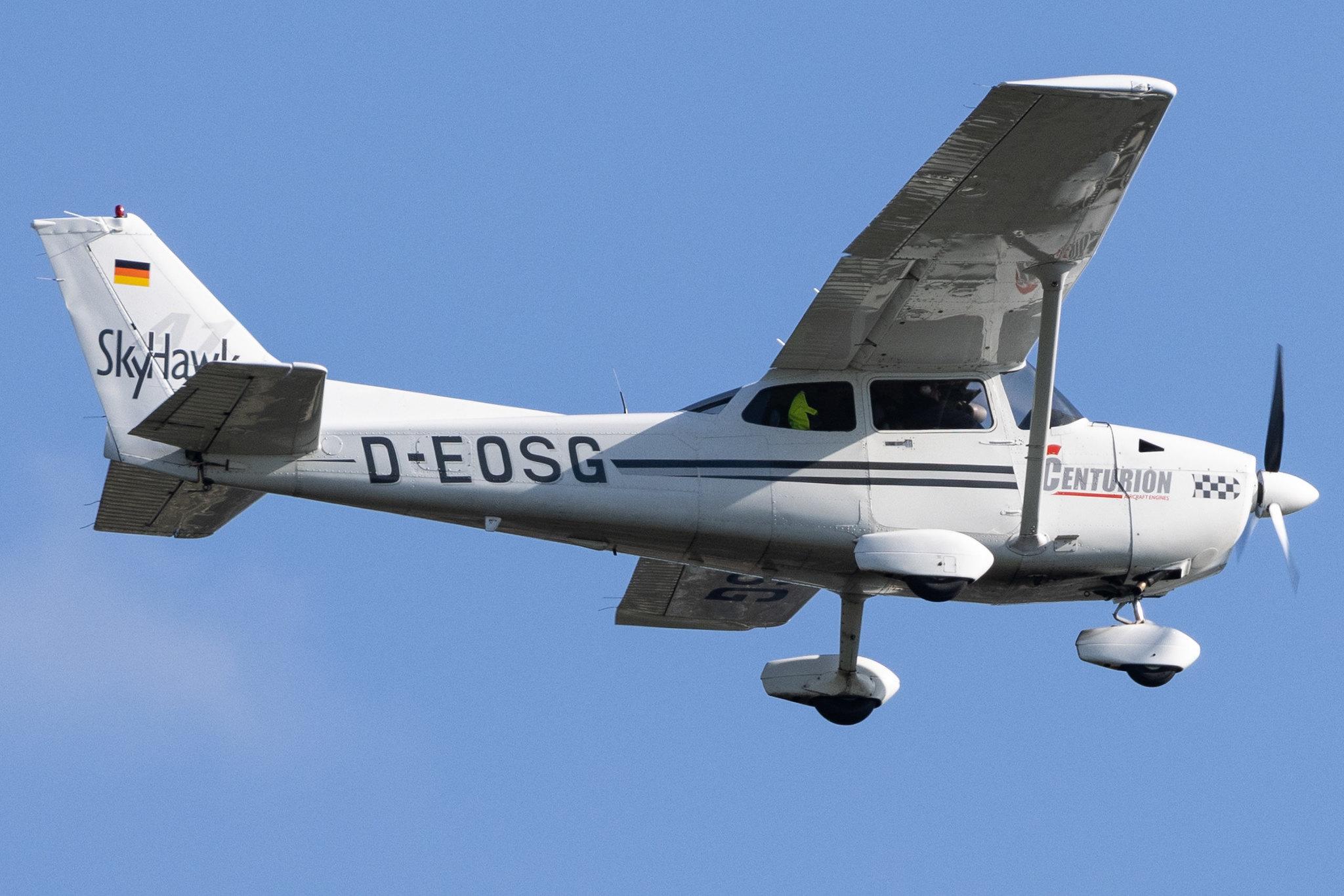 Hamburg Airport: Private owner |  Cessna 172R Skyhawk II C172 | D-EOSG | MSN 17281200