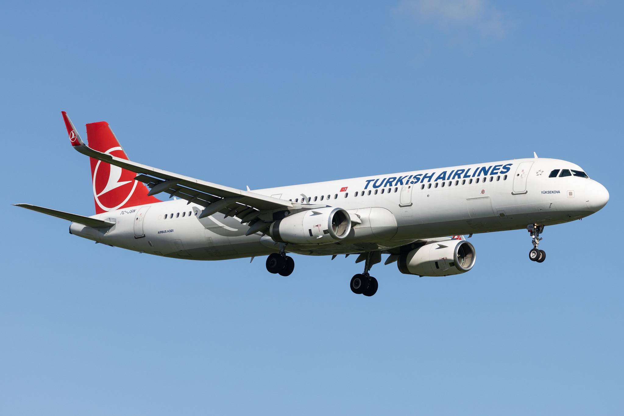 Hamburg Airport: Turkish Airlines (TK / THY) |  Airbus A321-231 A321 | TC-JSN | MSN 6508