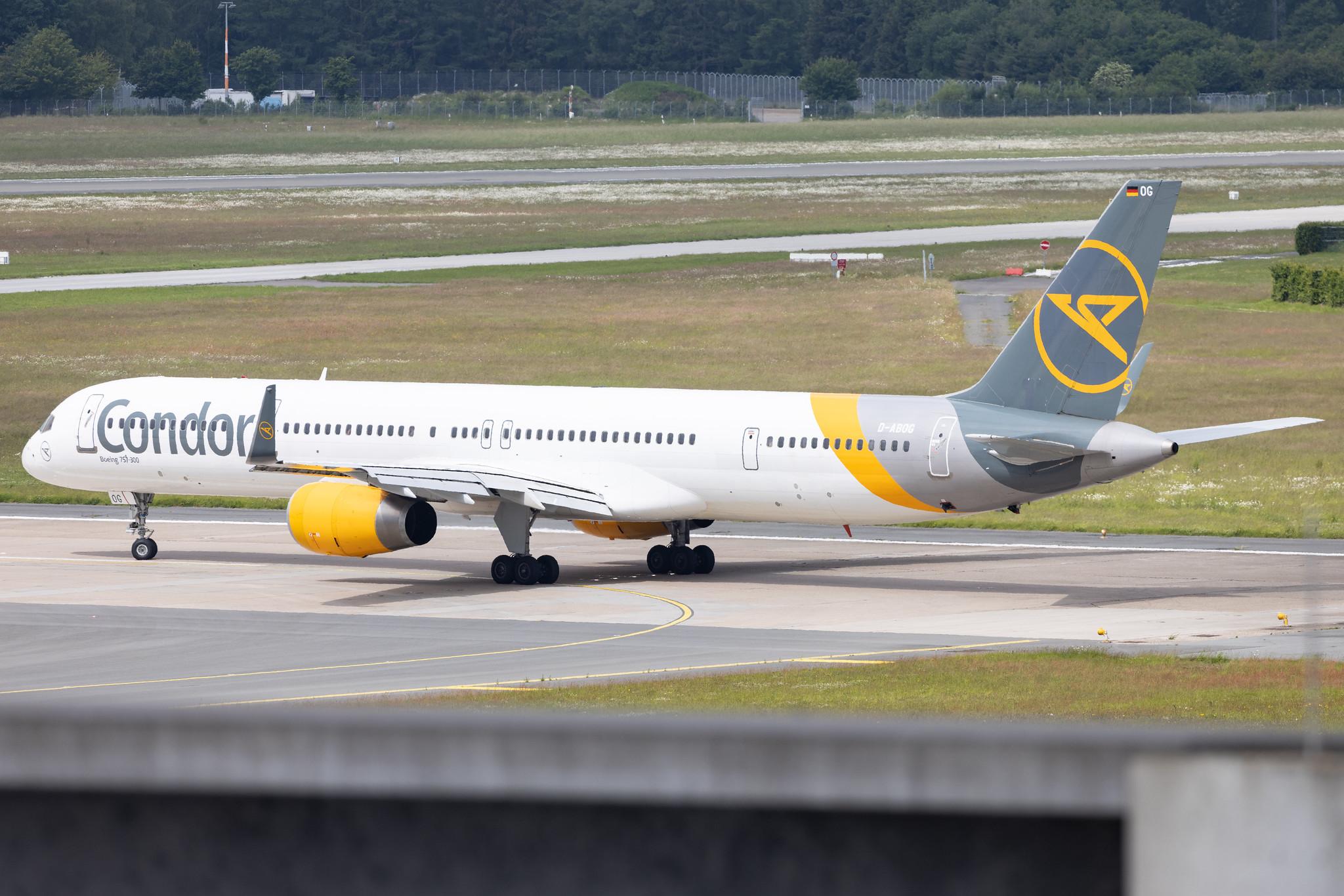 Hamburg Airport: Condor (DE / CFG) |  Boeing 757-330 B753 | D-ABOG | MSN 29014