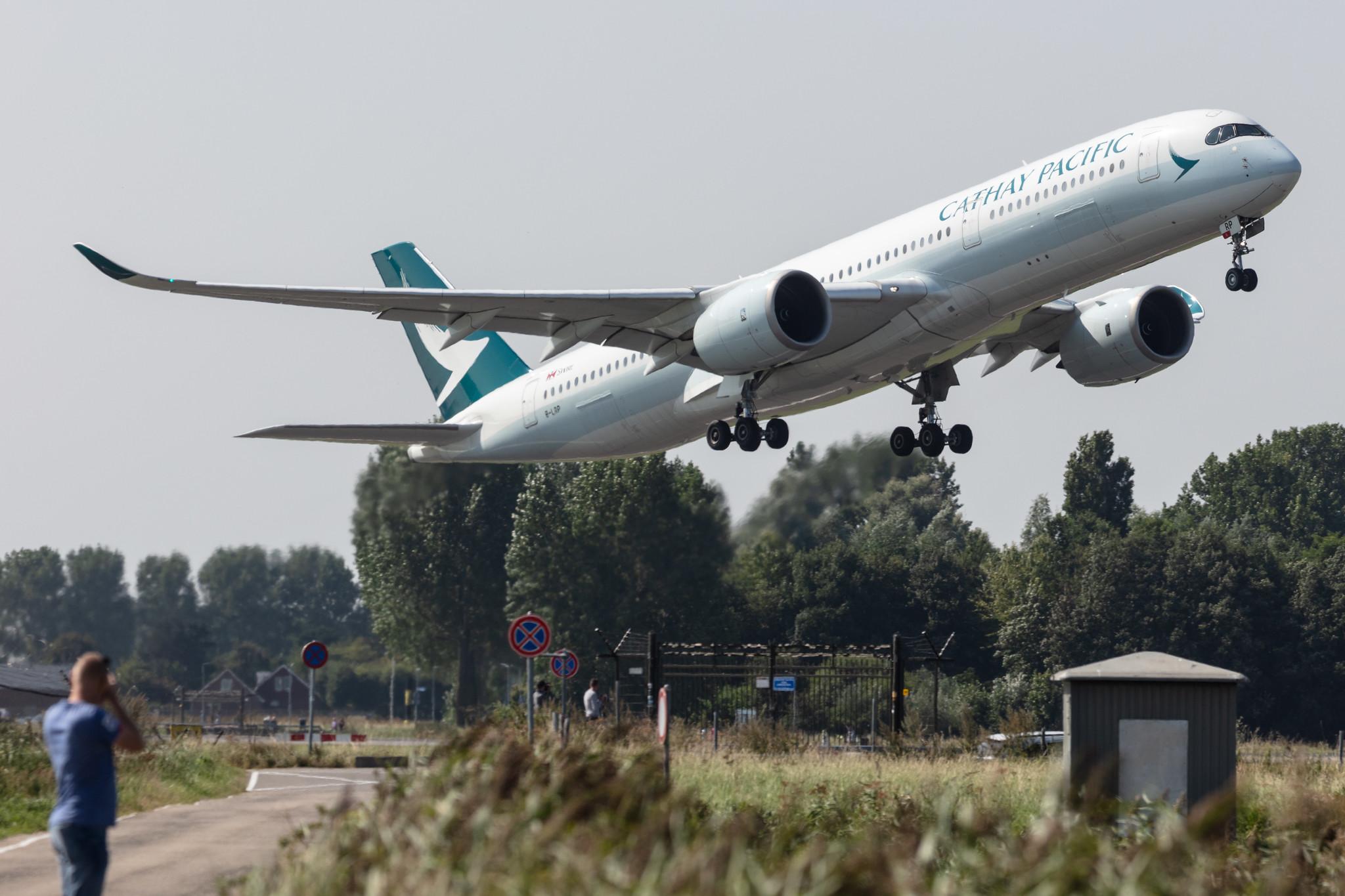 Amsterdam Schiphol: Cathay Pacific (CX / CPA) |  Airbus A350-941 A359 | B-LRP | MSN 101