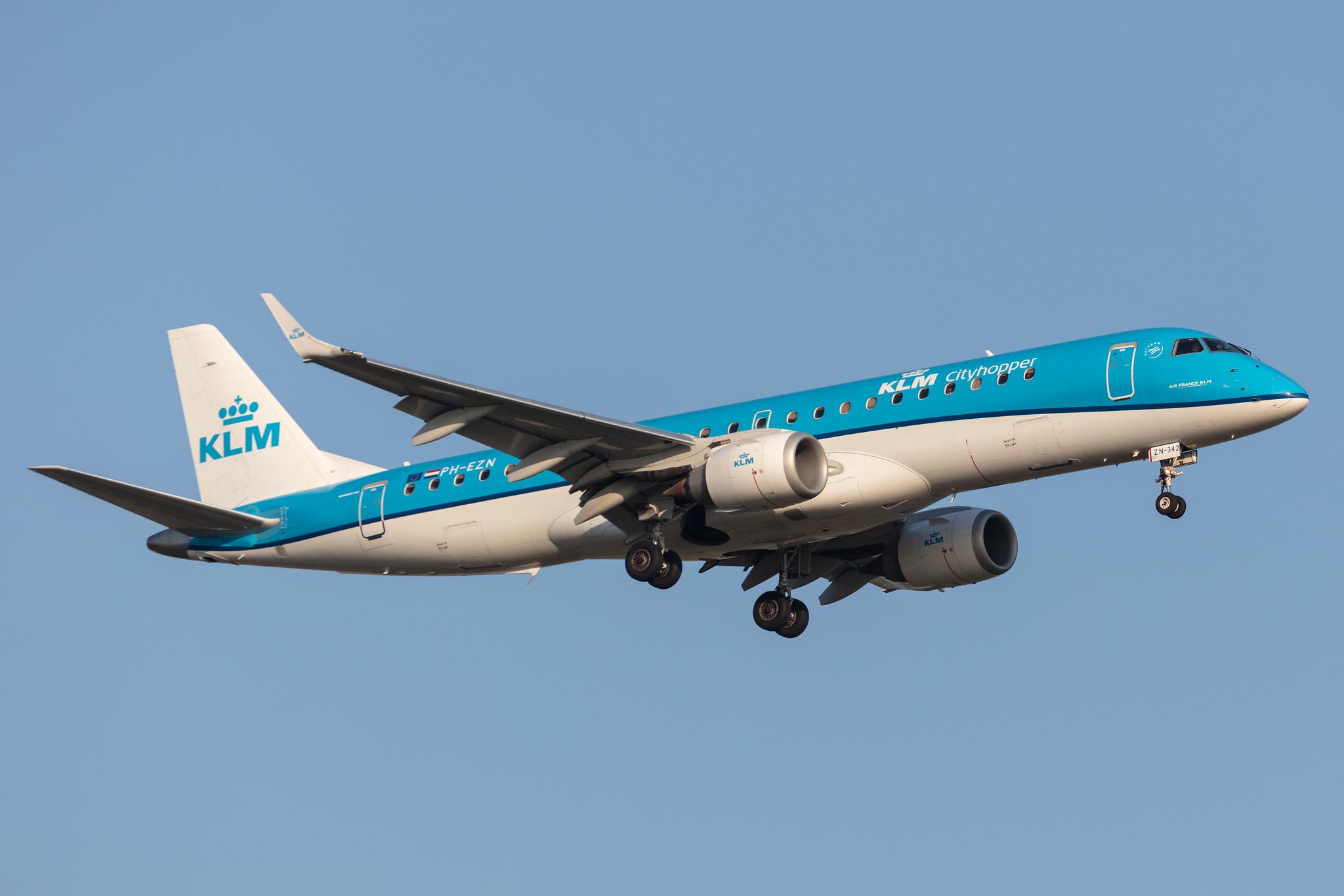 Amsterdam Schiphol: KLM (KL / KLM) | Operator: KLM Cityhopper |  Embraer E190STD E190 | PH-EZN | MSN 19000342