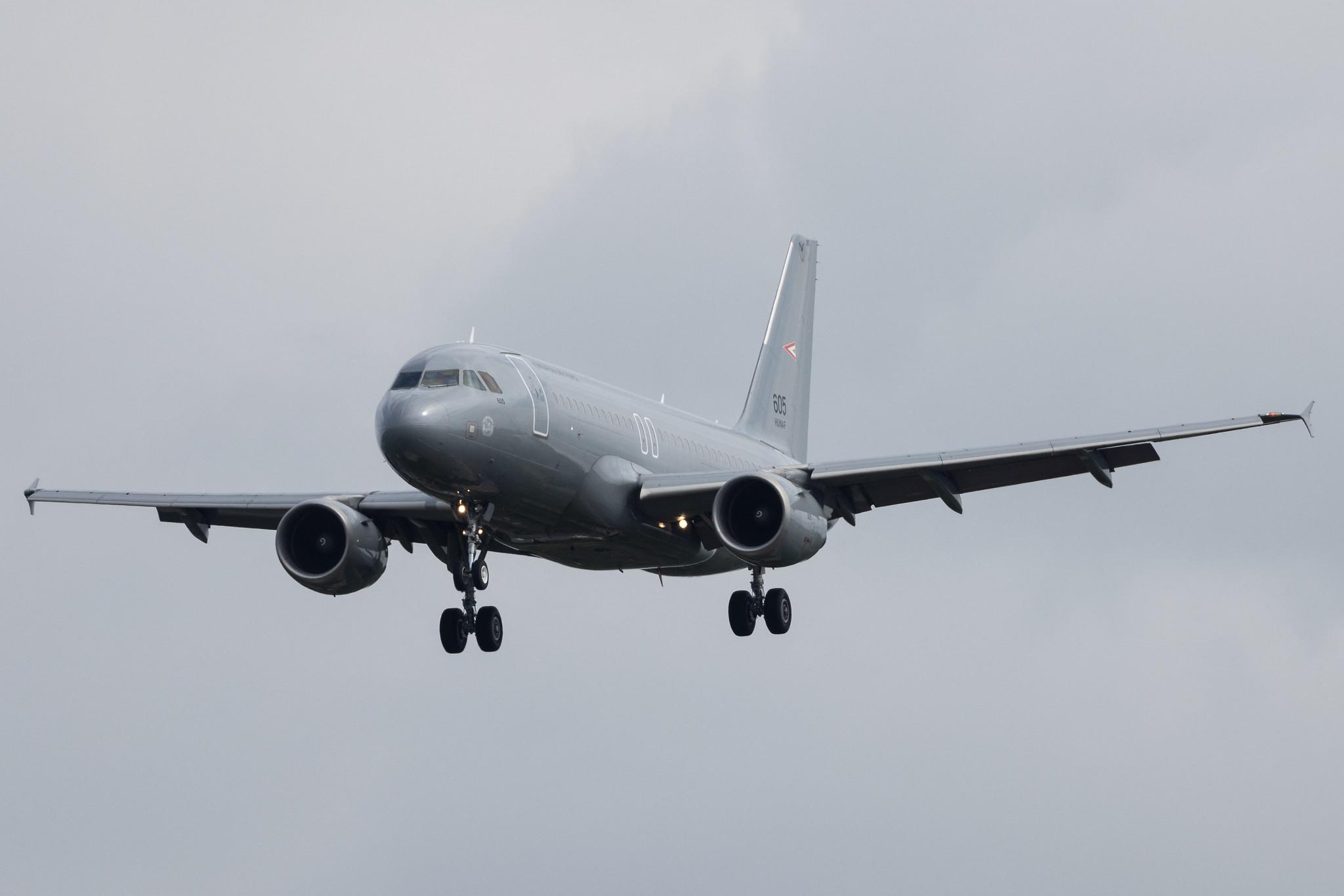 Hamburg Airport: Hungarian Air Force (/ HUF) |  Airbus A319-112 A319 | 605 | MSN 3865