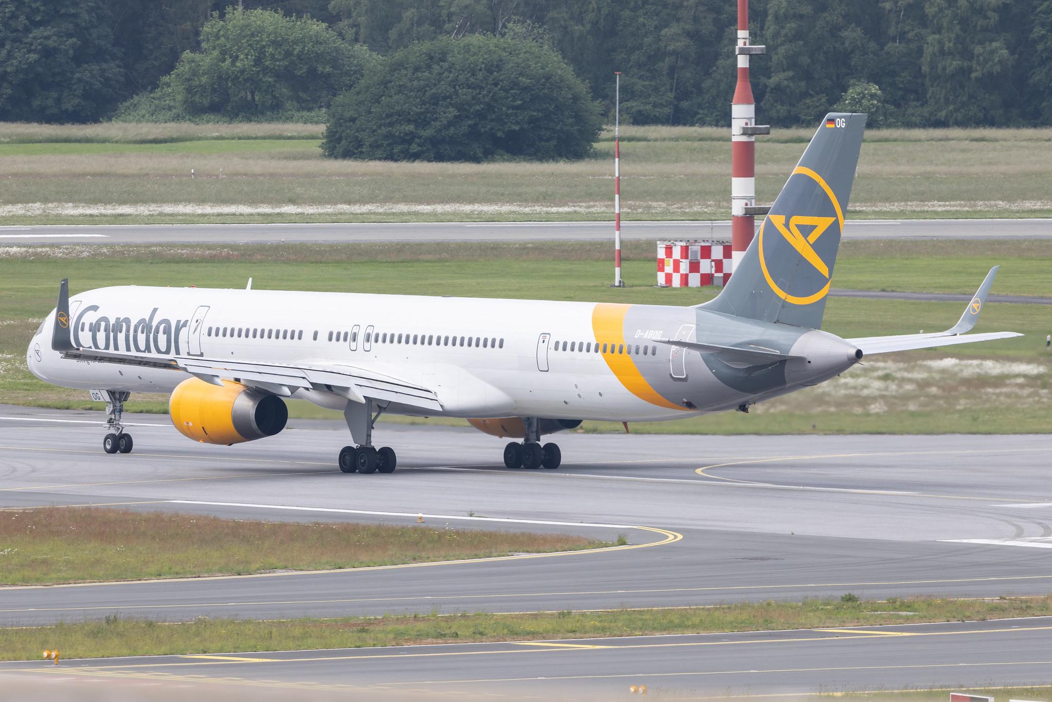 Hamburg Airport: Condor (DE / CFG) |  Boeing 757-330 B753 | D-ABOG | MSN 29014