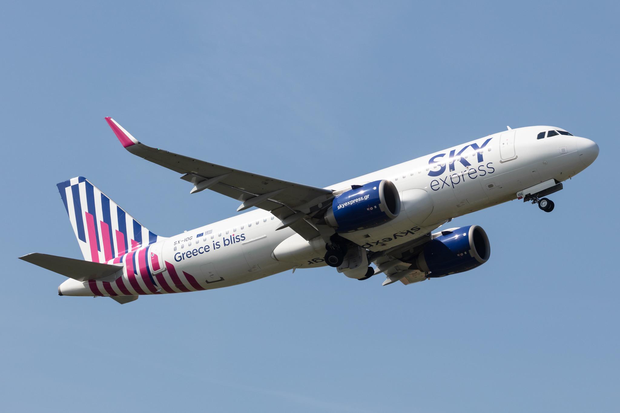 Amsterdam Schiphol: Sky Express (GQ / SEH) |  Airbus A320-251N A20N | SX-IOG | MSN 10083