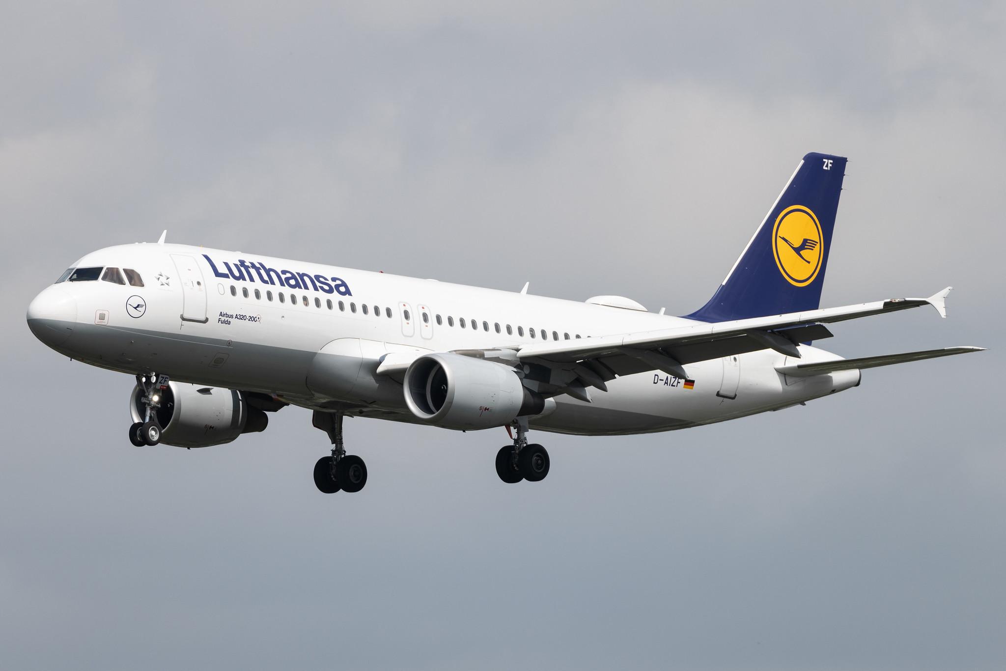 Hamburg Airport: Lufthansa (LH / DLH) |  Airbus A320-214 A320 | D-AIZF | MSN 4289