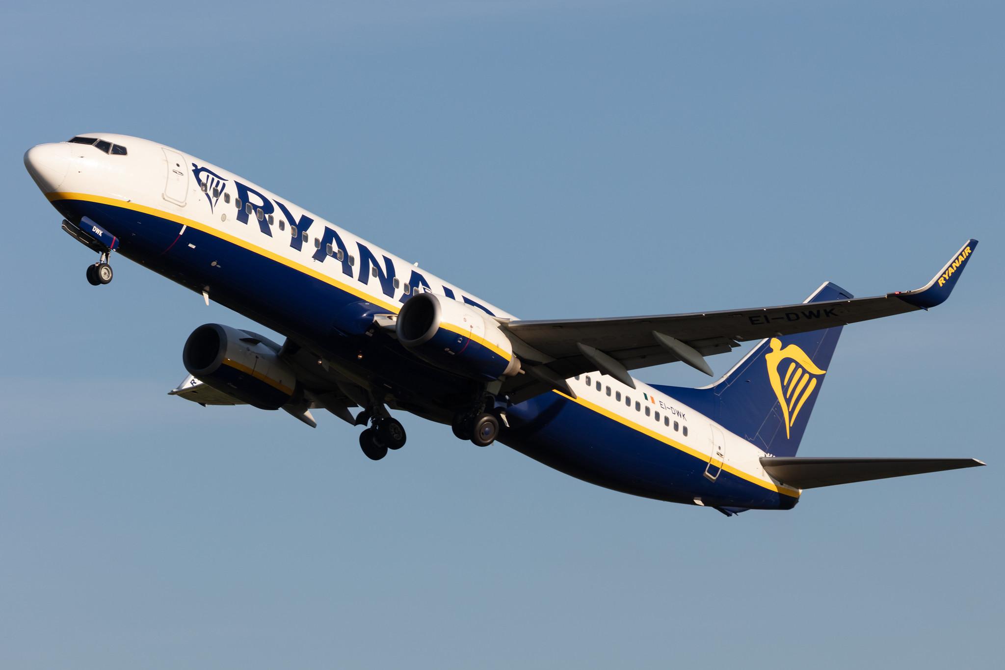 Amsterdam Schiphol: Ryanair (FR / RYR) |  Boeing 737-8AS B738 | EI-DWK | MSN 36078