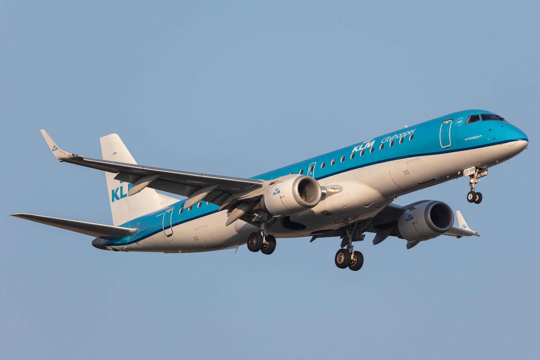 Amsterdam Schiphol: KLM (KL / KLM) | Operator: KLM Cityhopper |  Embraer E190STD E190 | PH-EZS | MSN 19000380