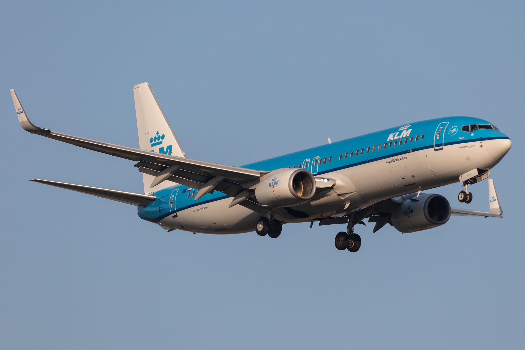 Amsterdam Schiphol: KLM (KL / KLM) |  Boeing 737-8K2 B738 | PH-BXH | MSN 29597