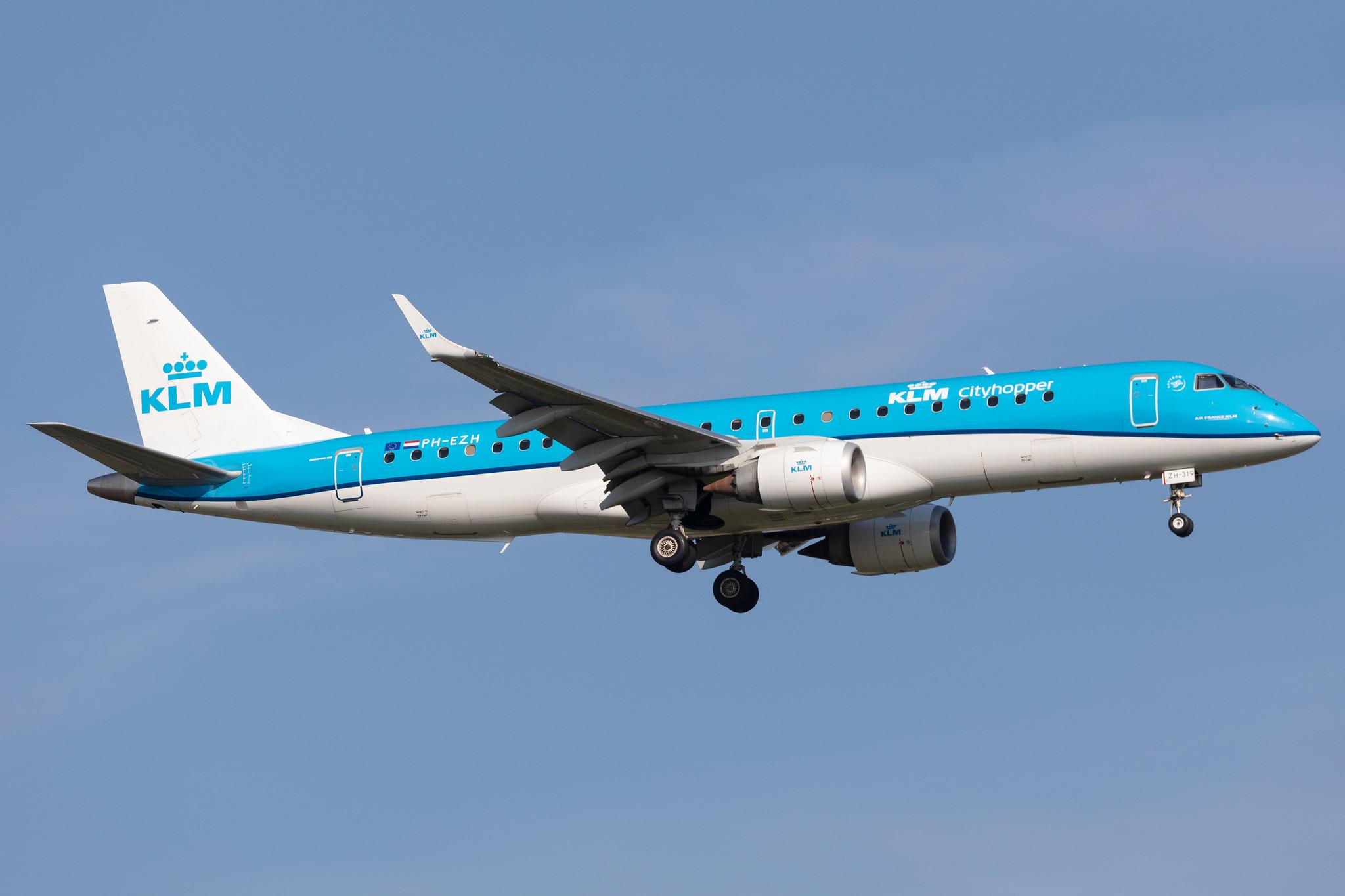 Amsterdam Schiphol: KLM (KL / KLM) | Operator: KLM Cityhopper |  Embraer E190STD E190 | PH-EZH | MSN 19000319
