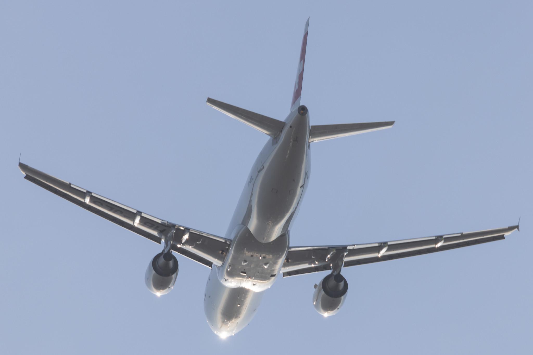 Hamburg Airport: Swiss (LX / SWR) |  Airbus A320-214 A320 | HB-JLS | MSN 5069