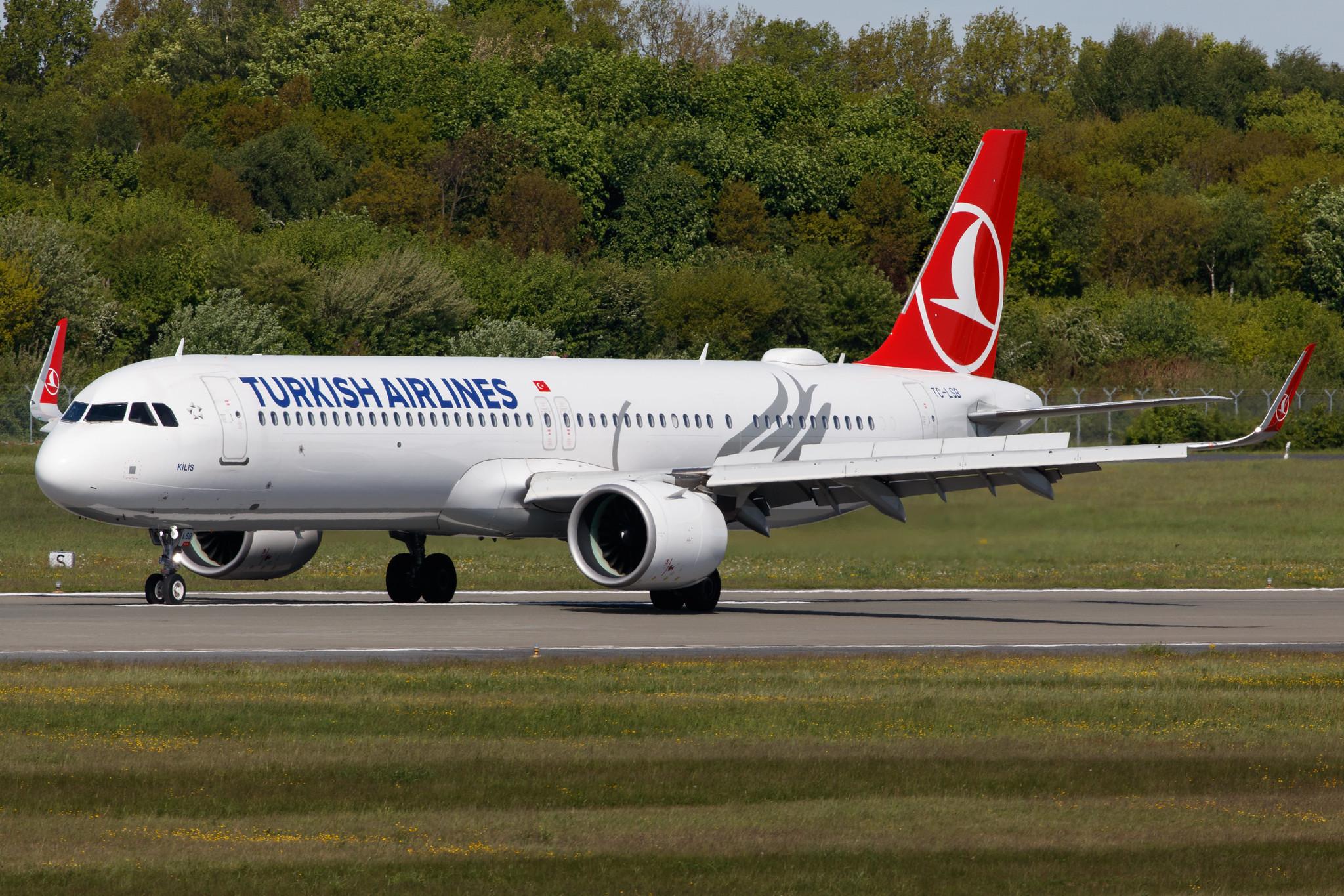 Hamburg Airport: Turkish Airlines (TK / THY) |  Airbus A321-271NX A21N | TC-LSB | MSN 08257