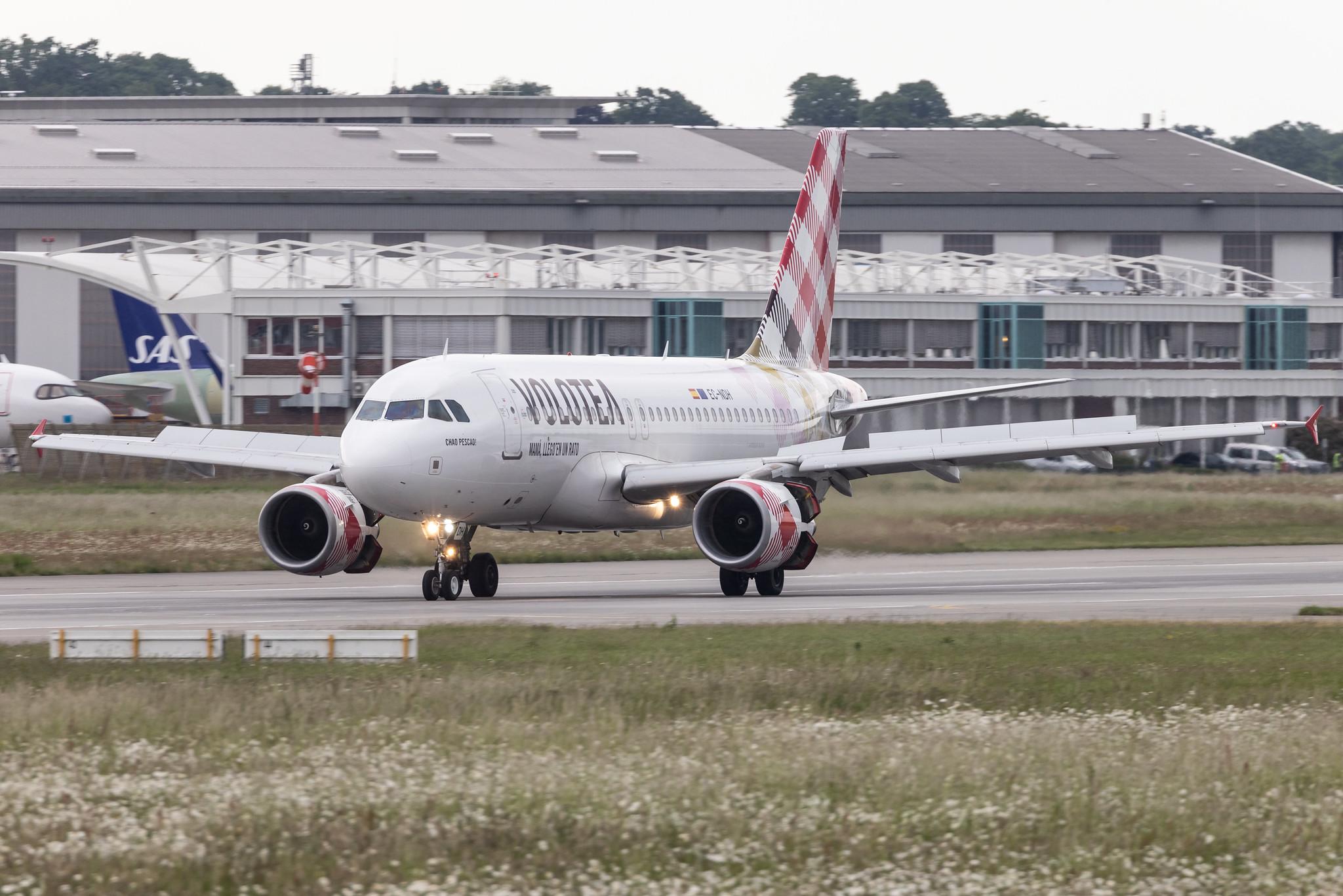 Hamburg Finkenwerder: Volotea (V7 / VOE) |  Airbus A319-111 A319 | EC-NDH | MSN 03403