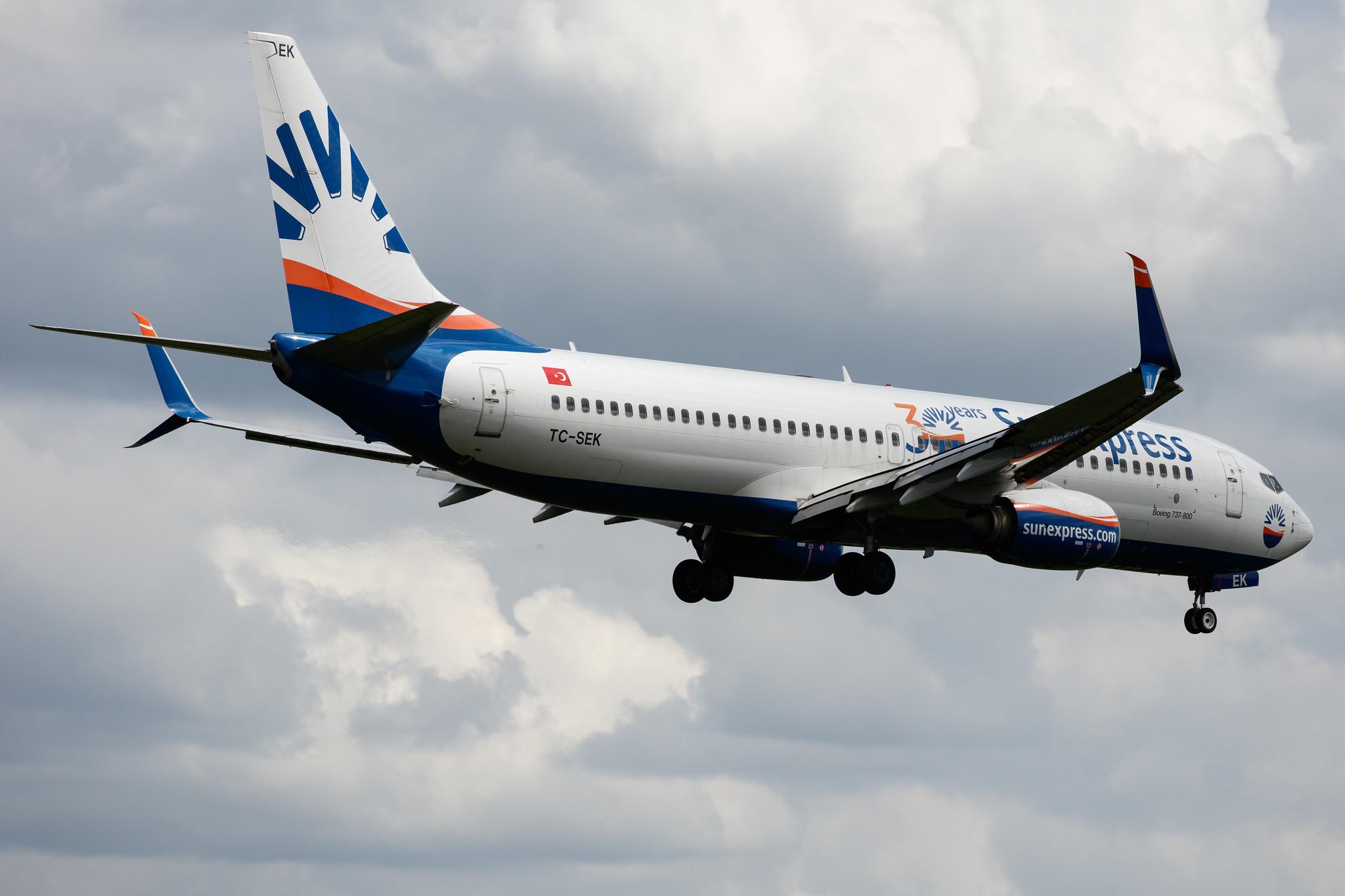 Hamburg Airport: SunExpress (XQ / SXS) |  Boeing 737-8HC B738 | TC-SEK | MSN 61172