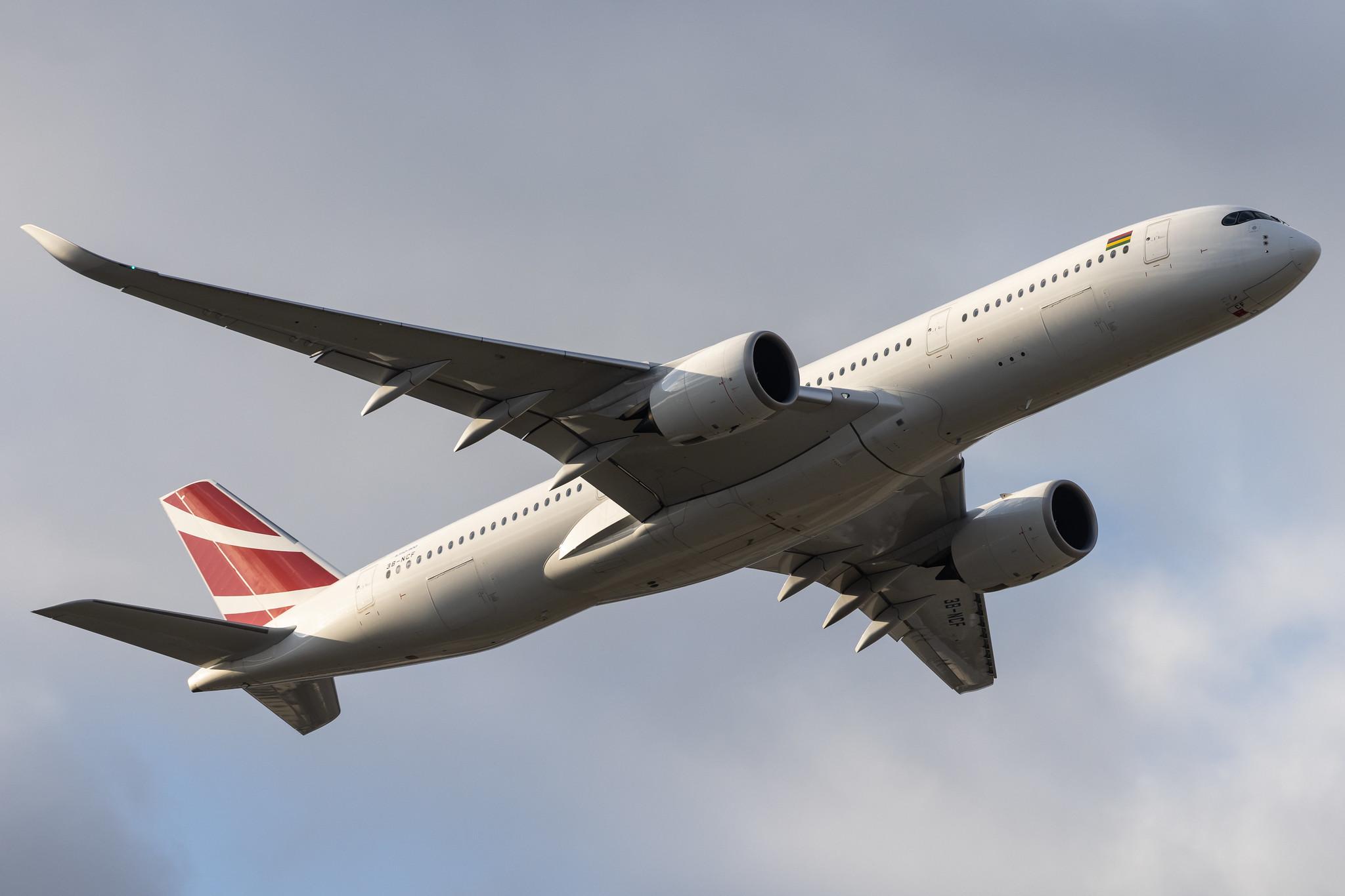 London Heathrow: Air Mauritius (MK / MAU) |  Airbus A350-941 A359 | 3B-NCF | MSN 365