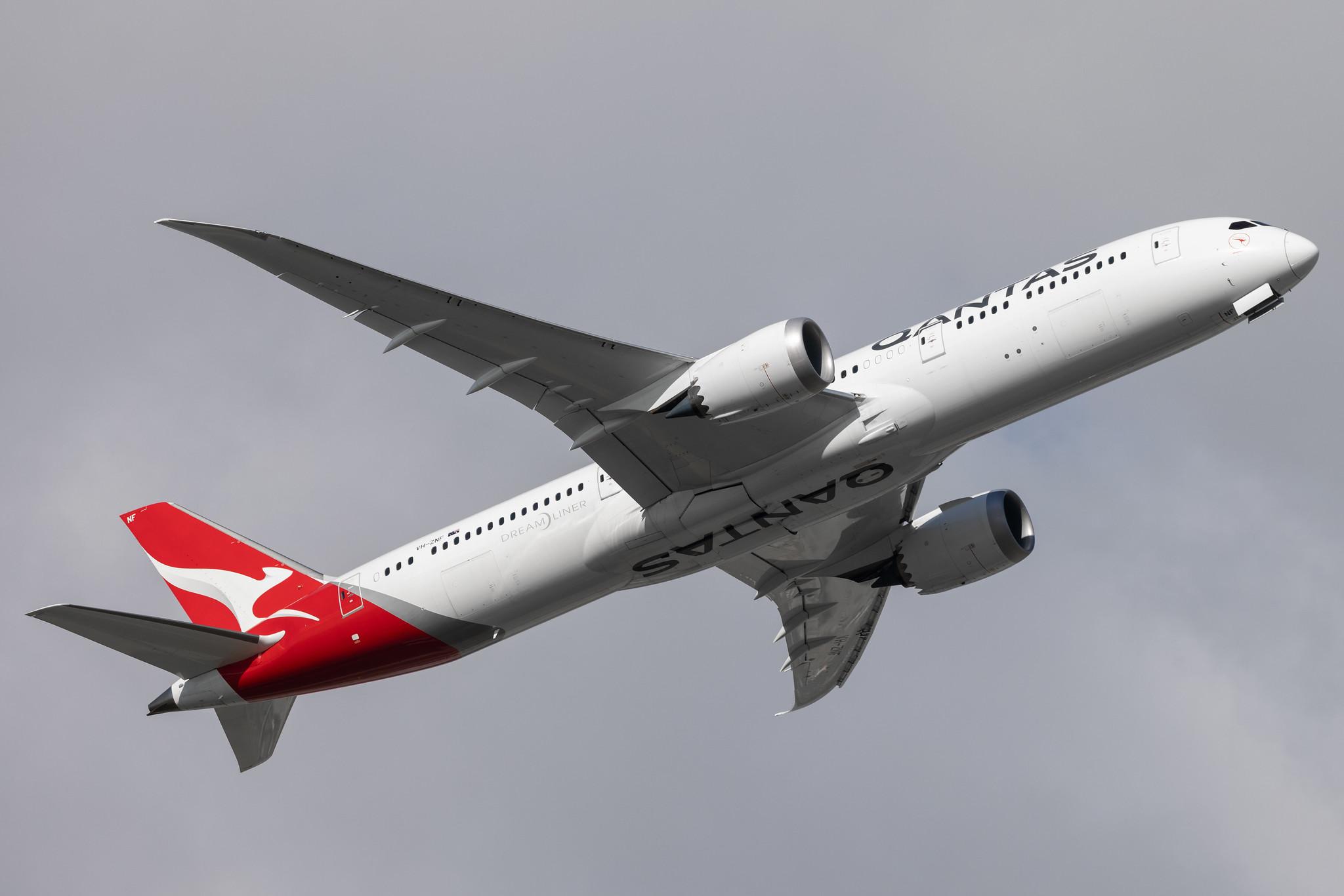 London Heathrow: Qantas (QF / QFA) |  Boeing 787-9 Dreamliner B789 | VH-ZNF | MSN 36239
