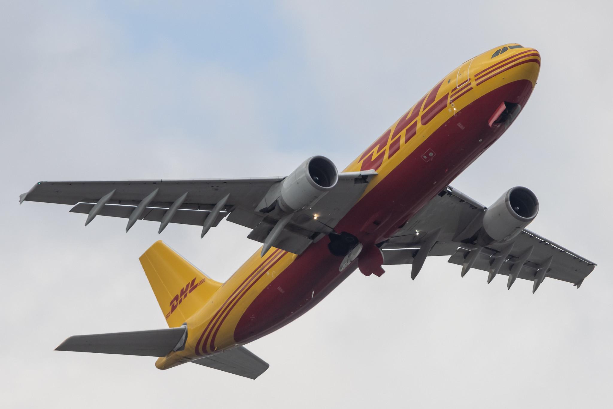 London Heathrow: DHL (D0 / DHK) | Operator: AeroLogic |  Boeing 777-F B77L | D-AALO | MSN 66085