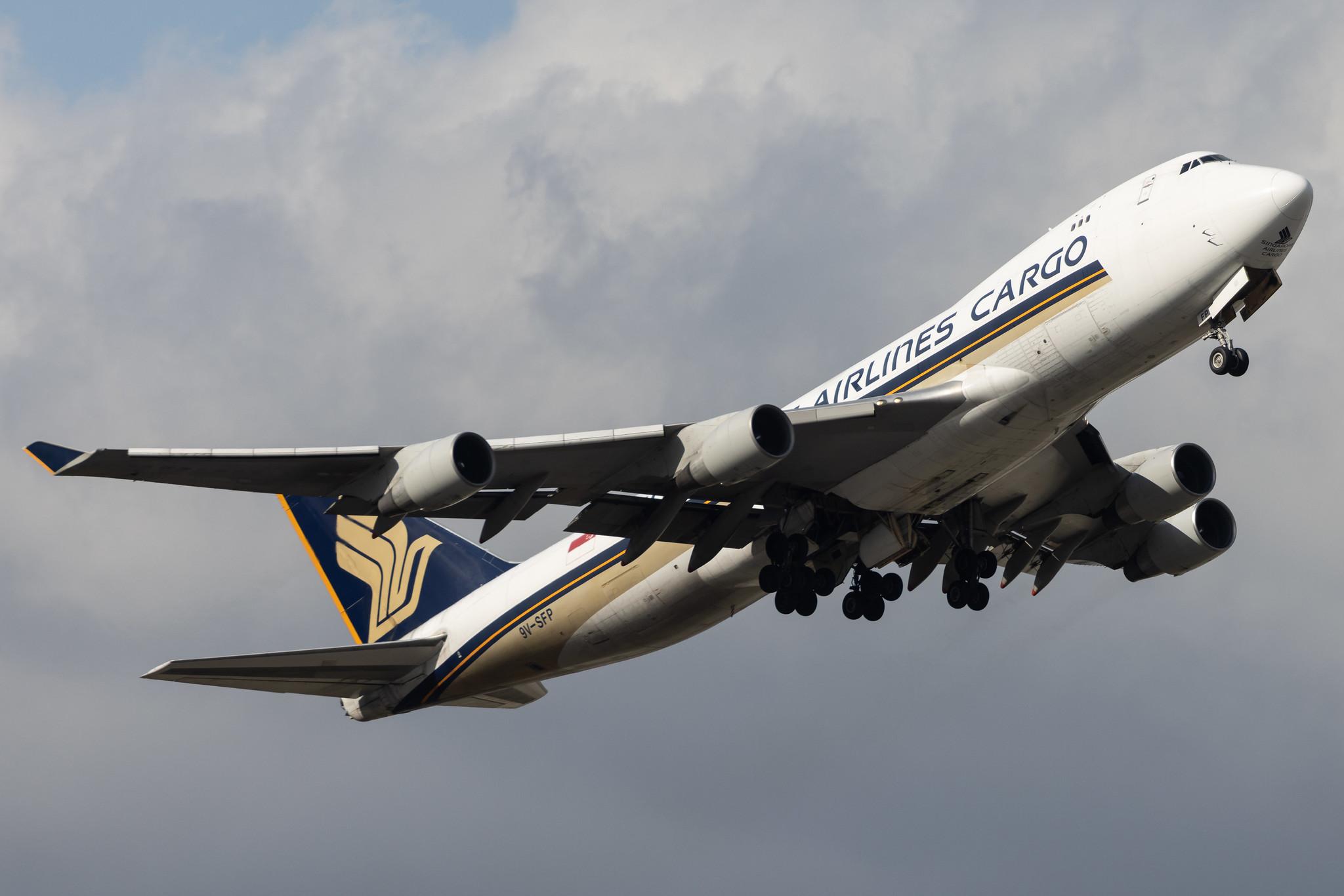 London Heathrow: Singapore Airlines Cargo (SQ / SIA) | Operator: Singapore Airlines |  Boeing 747-412F(SCD) B744 | 9V-SFP | MSN 32902