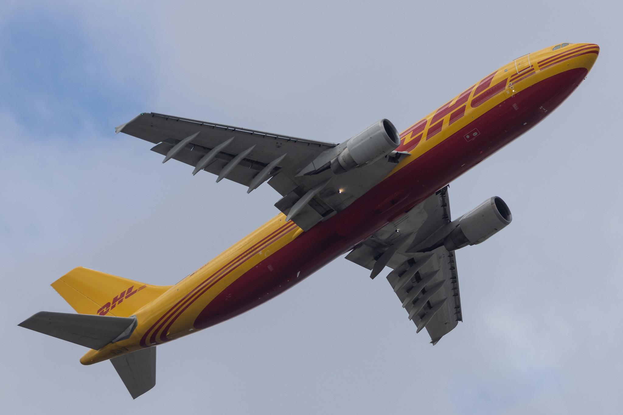 London Heathrow: DHL (D0 / DHK) | Operator: AeroLogic |  Boeing 777-F B77L | D-AALO | MSN 66085