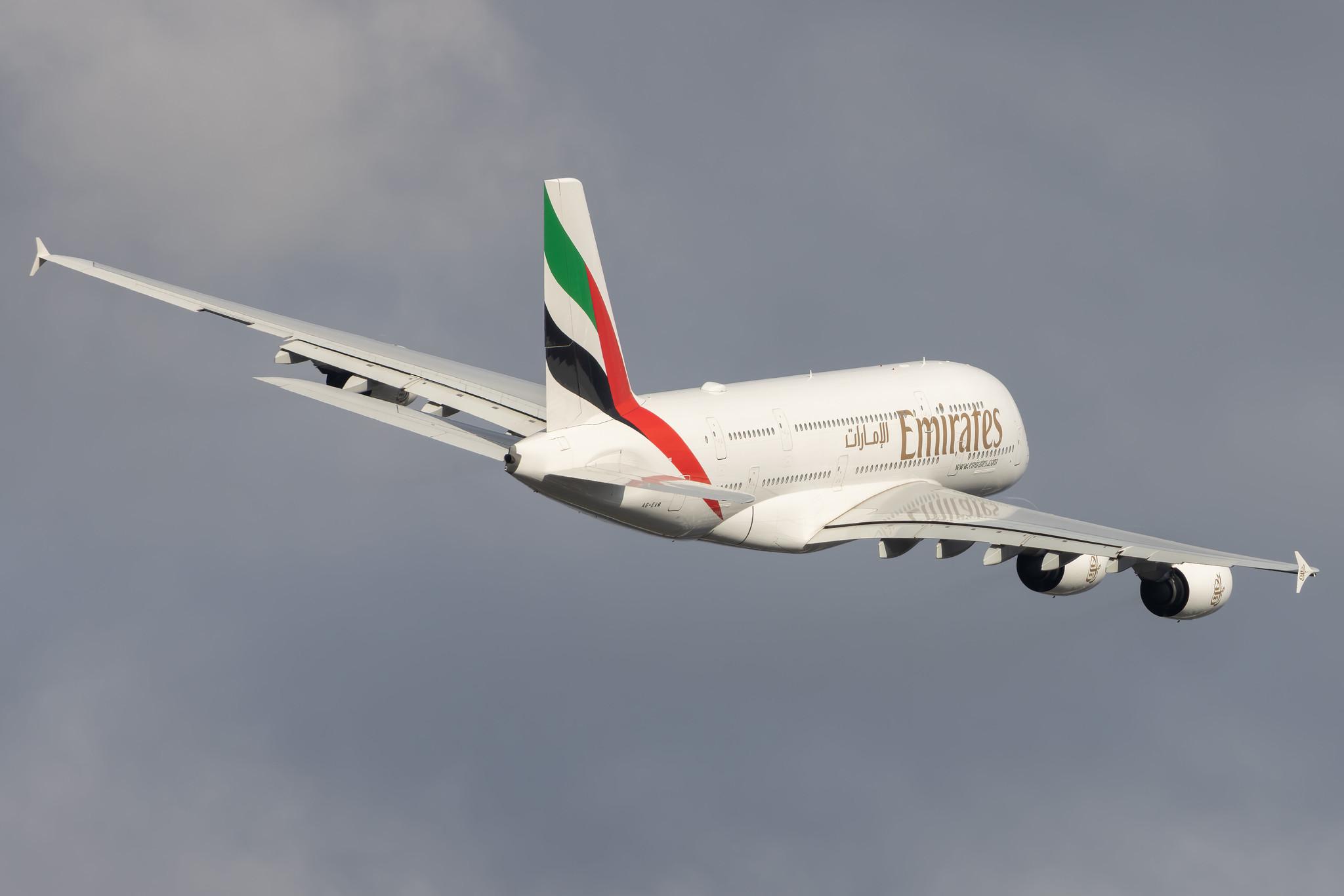 London Heathrow: Emirates (EK / UAE) |  Airbus A380-842 A388 | A6-EVM | MSN 264