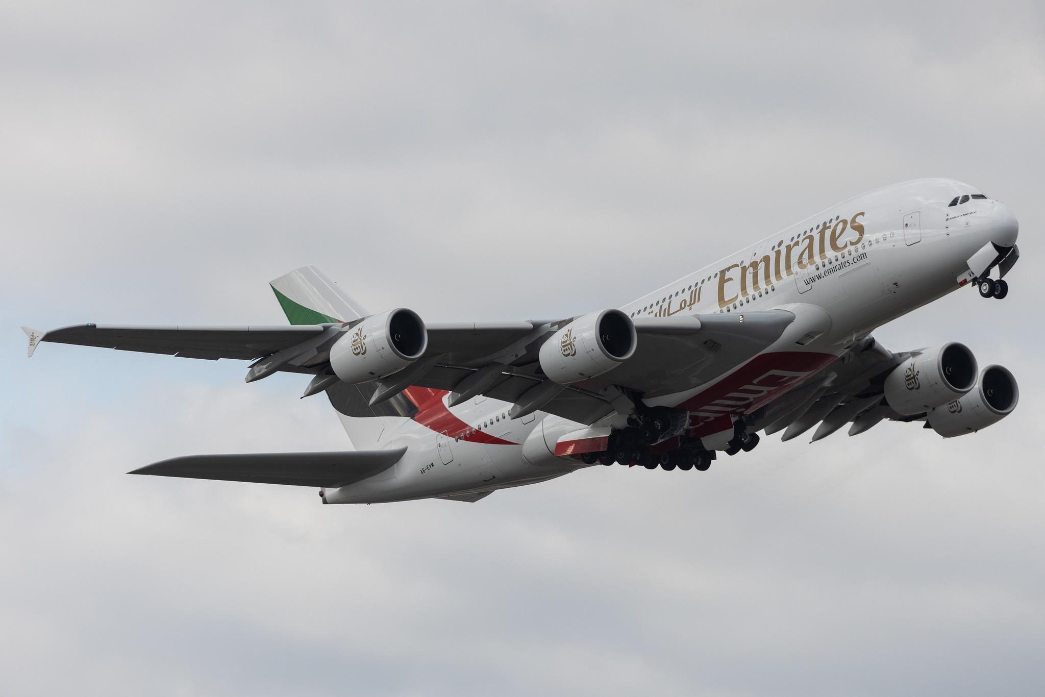 London Heathrow: Emirates (EK / UAE) |  Airbus A380-842 A388 | A6-EVM | MSN 264