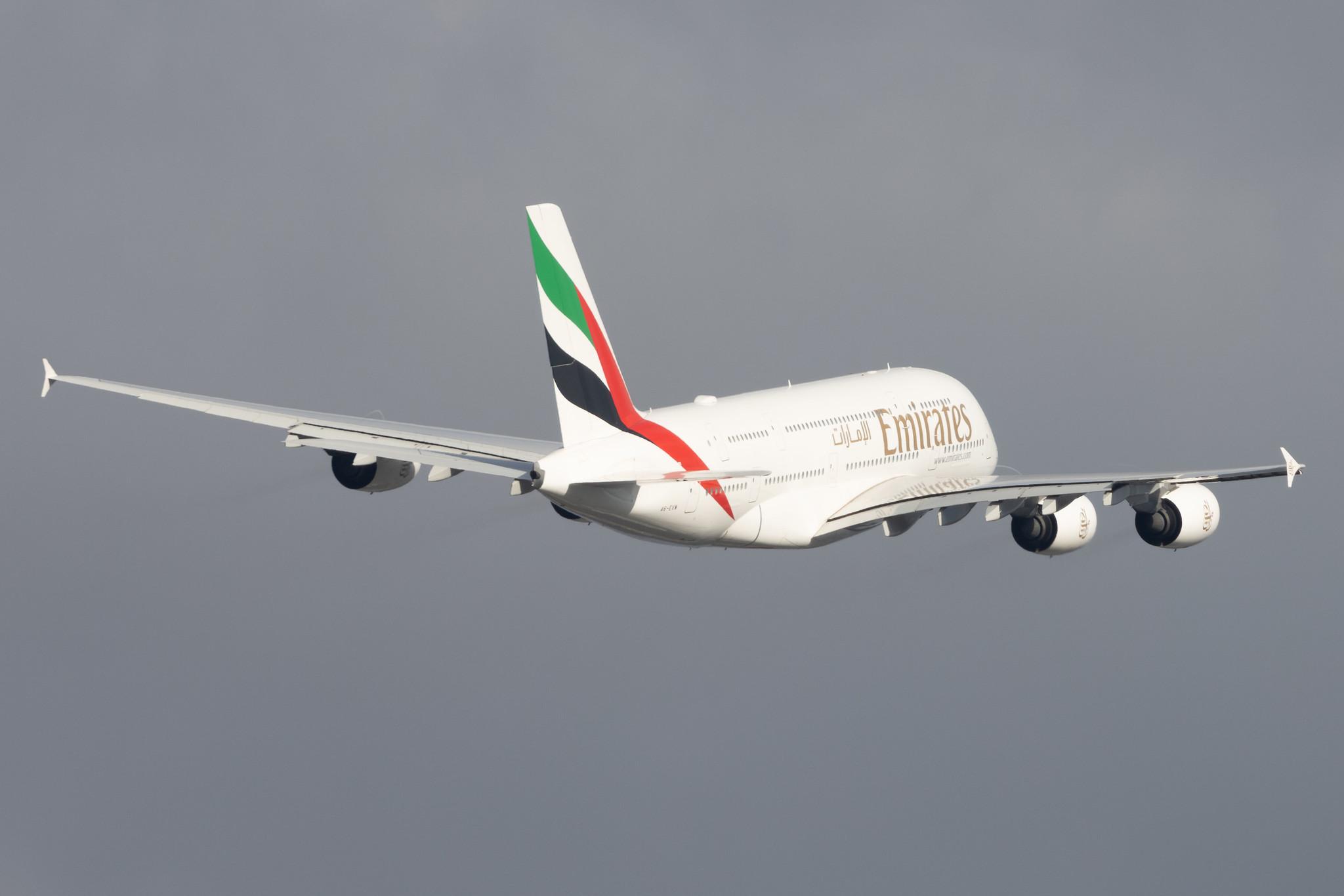 London Heathrow: Emirates (EK / UAE) |  Airbus A380-842 A388 | A6-EVM | MSN 264