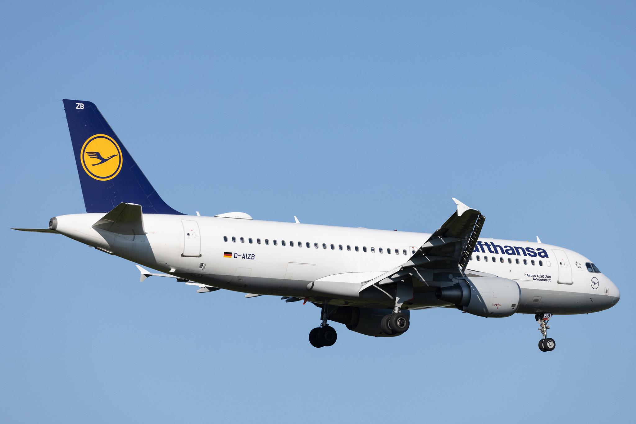 Hamburg Airport: Lufthansa (LH / DLH) | Airbus A320-214 A320 | D-AIZB | MSN 4120