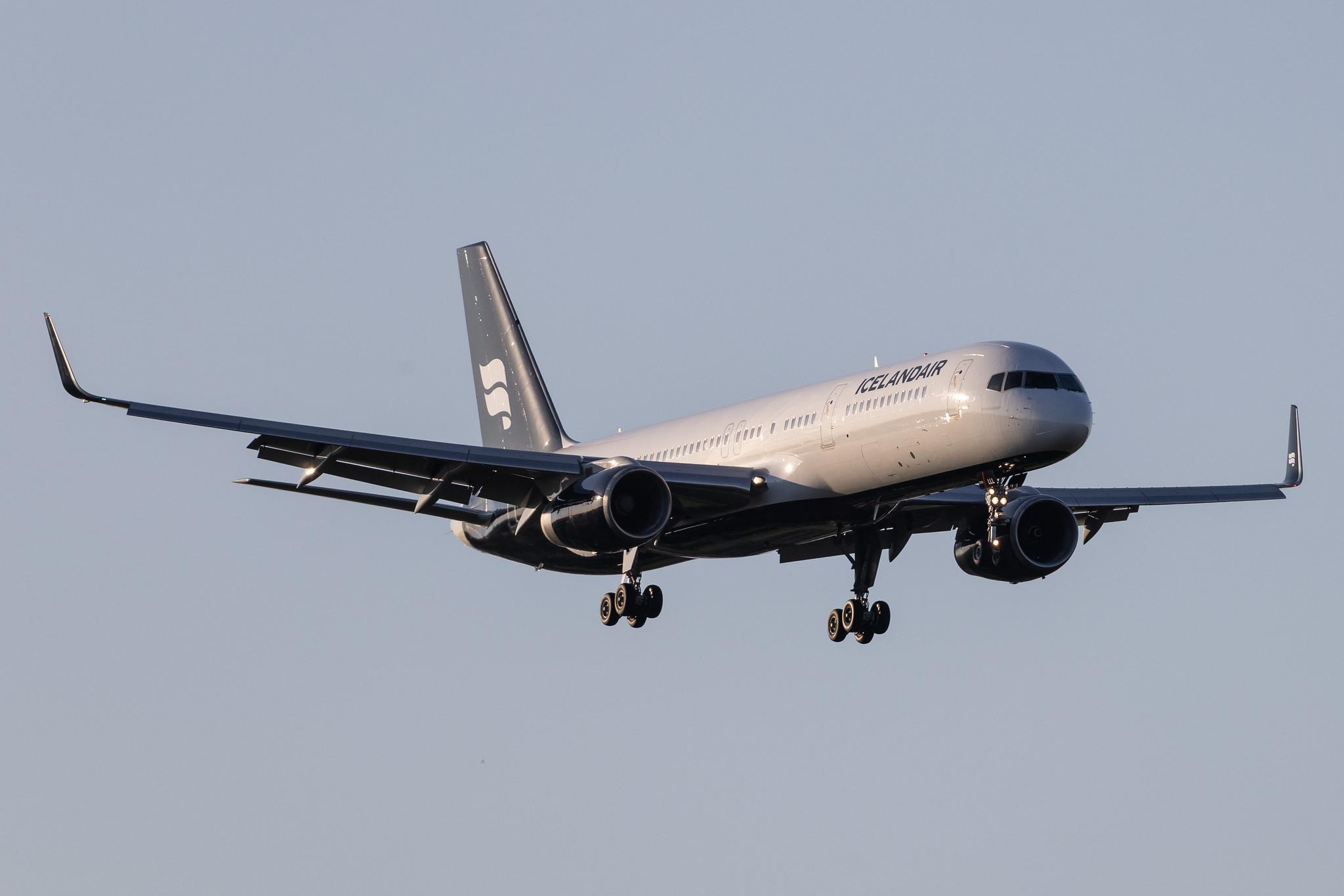 Hamburg Airport: Icelandair (FI / ICE) | Boeing 757-256 B752 | TF-LLL | MSN 29307