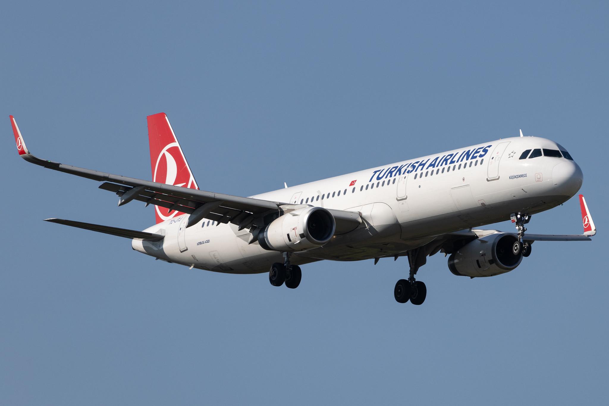 Hamburg Airport: Turkish Airlines (TK / THY) | Airbus A321-231 A321 | TC-JTJ | MSN 7139