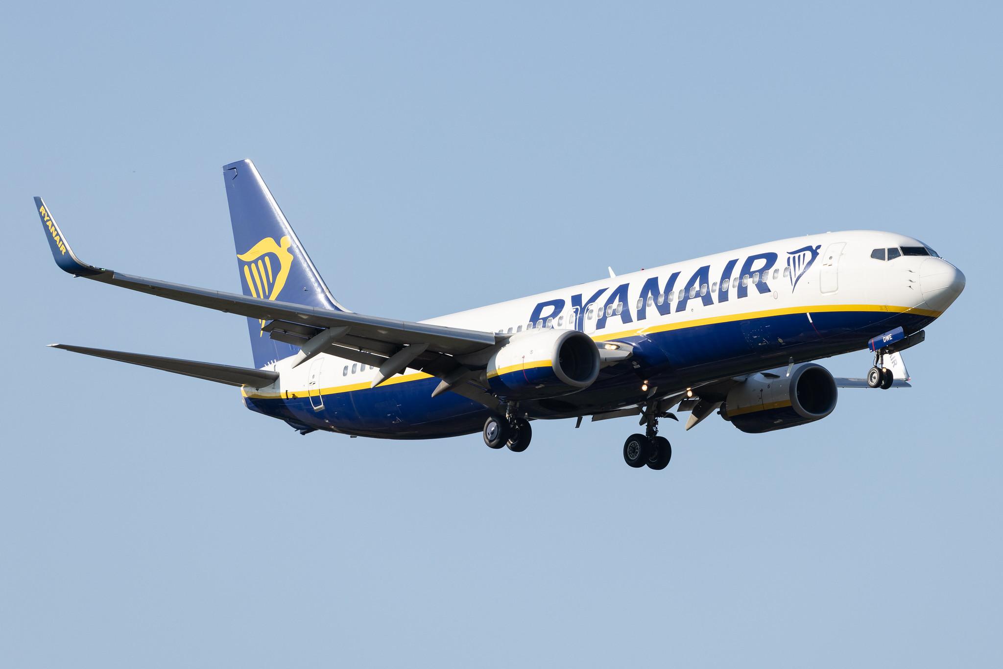 Hamburg Airport: Ryanair (FR / RYR) | Boeing 737-8AS B738 | EI-DWE | MSN 36074