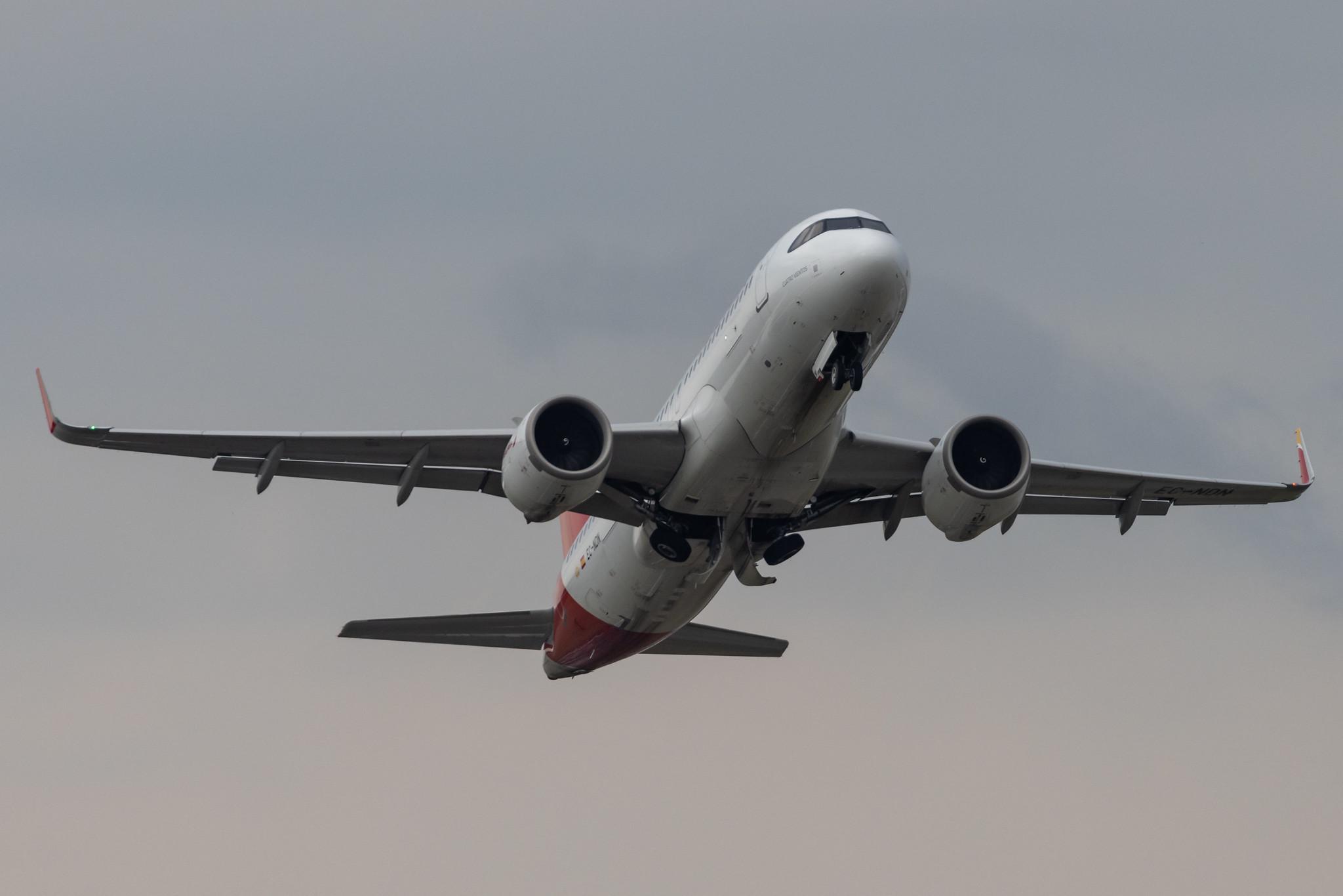 Hamburg Airport: Iberia (IB / IBE) | Airbus A320-251N A20N | EC-NDN | MSN 8939