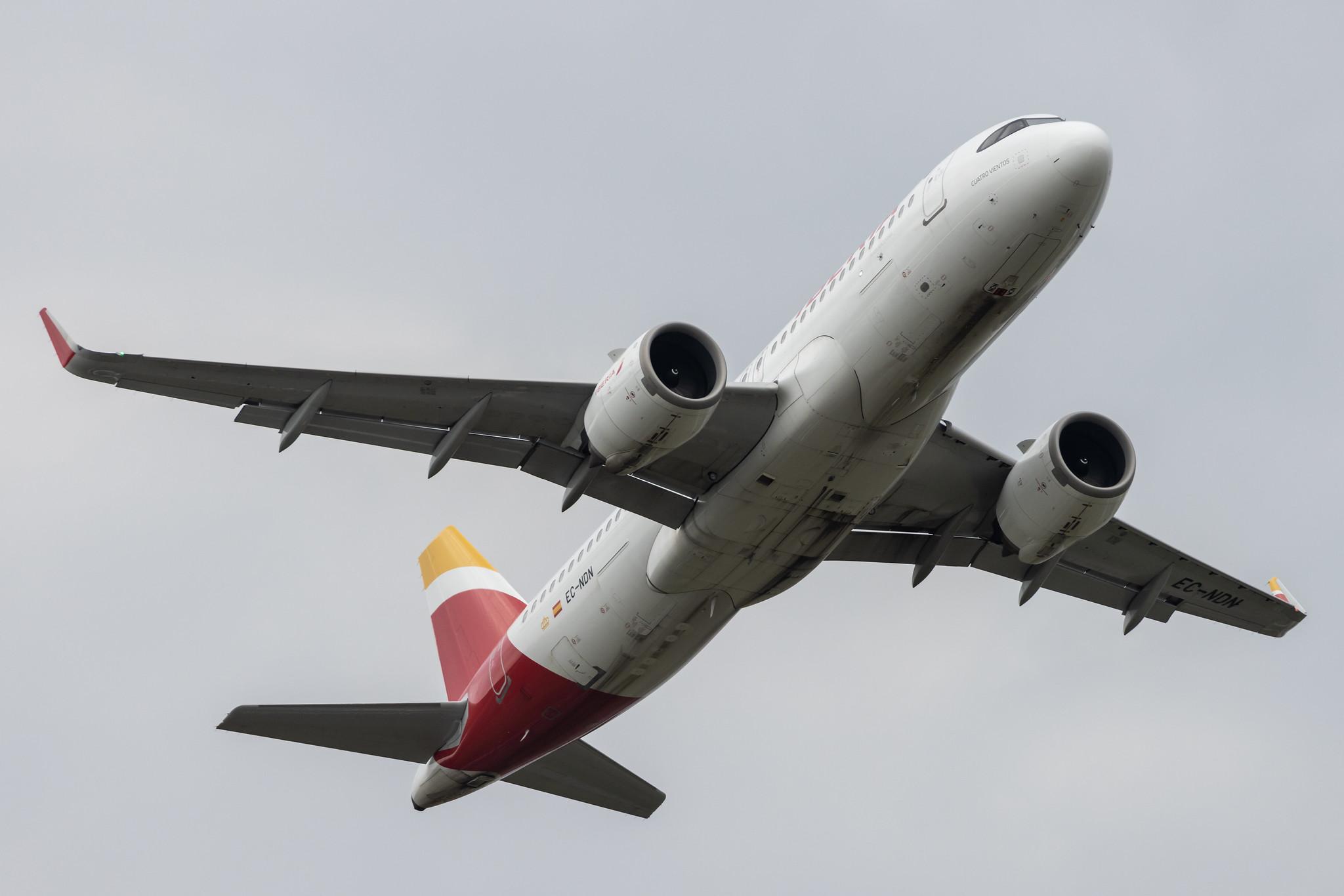 Hamburg Airport: Iberia (IB / IBE) | Airbus A320-251N A20N | EC-NDN | MSN 8939