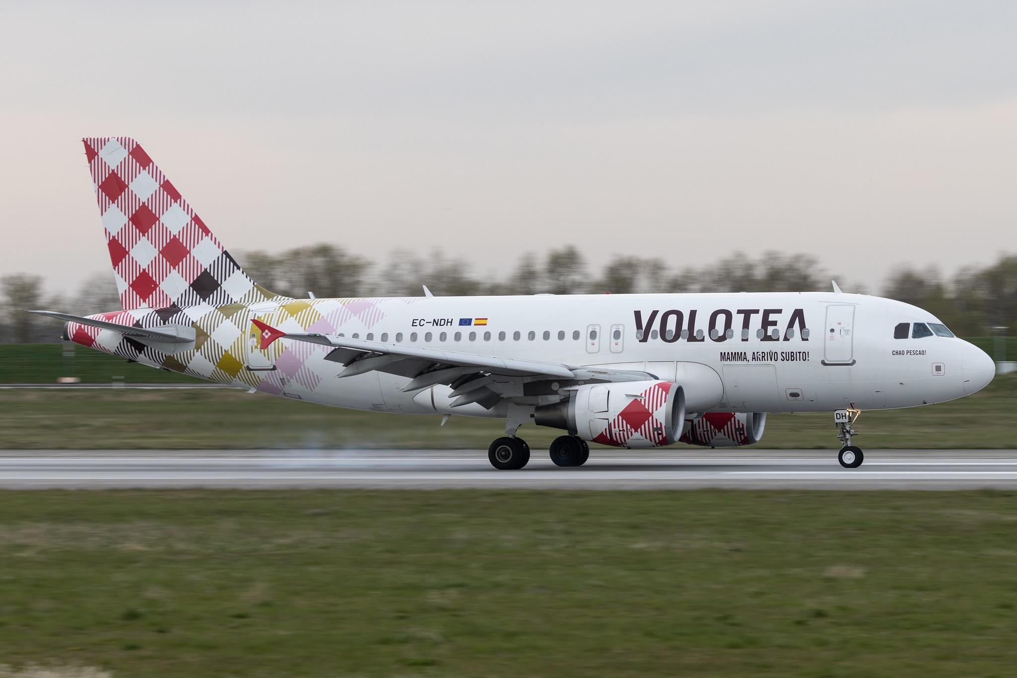 Hamburg Finkenwerder: Volotea (V7 / VOE) |  Airbus A319-111 A319 | EC-NDH | MSN 03403