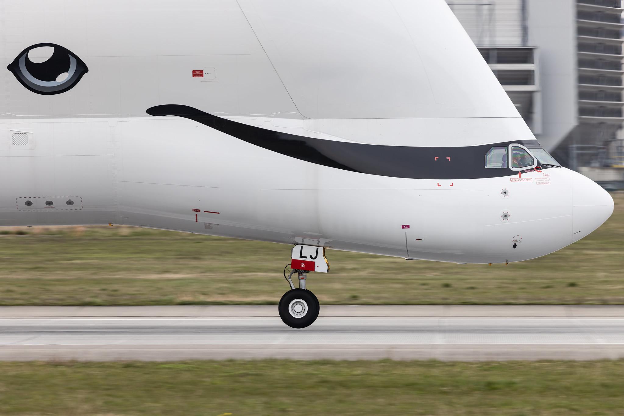 Hamburg Finkenwerder: Airbus Transport International (4Y / BGA) | Airbus A330-743L Beluga XL A337 | F-GXLJ | MSN 1985