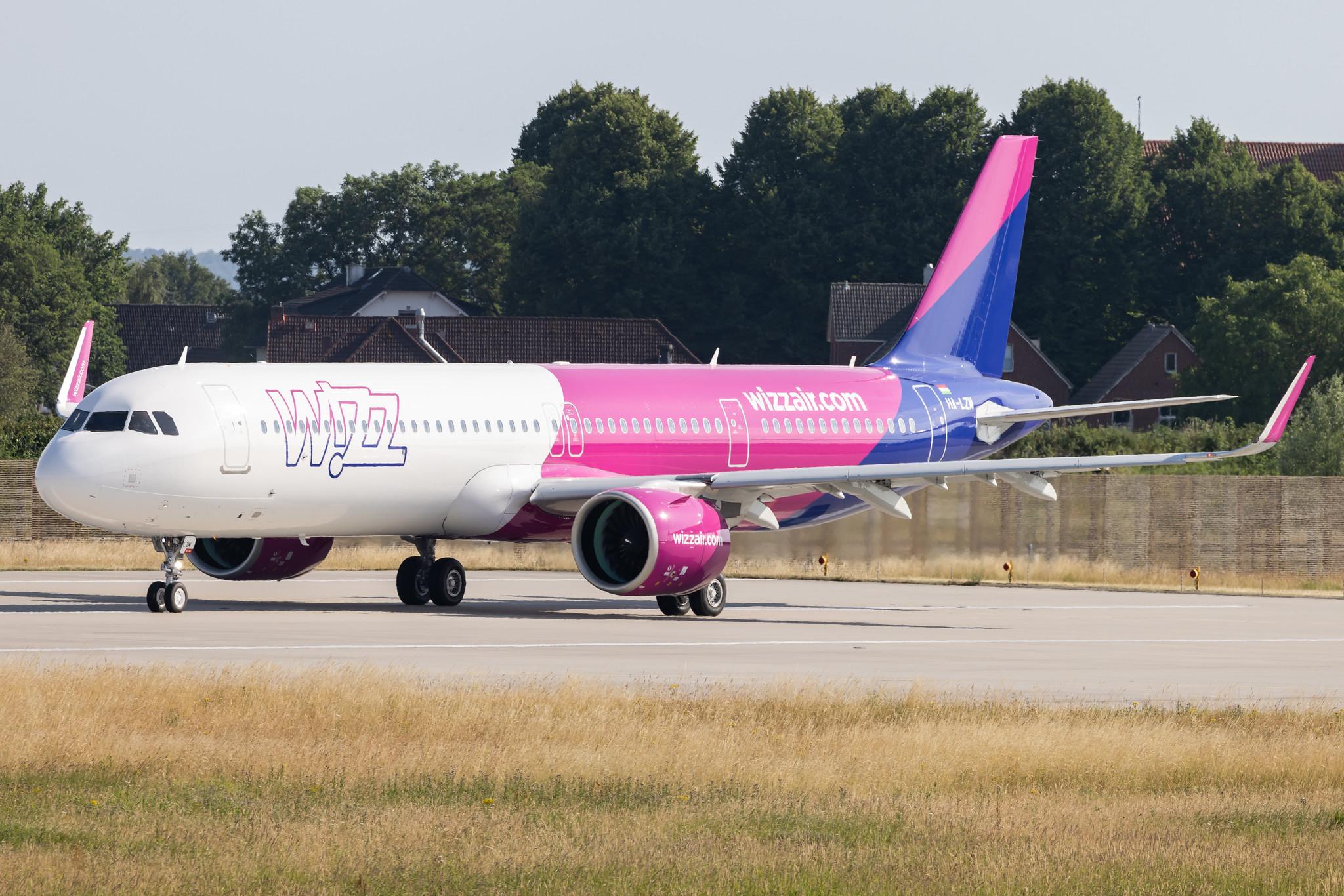 Hamburg Finkenwerder: Wizz Air (W6 / WZZ) |  Airbus A321-271NX A21N | HA-LZM | MSN 10930