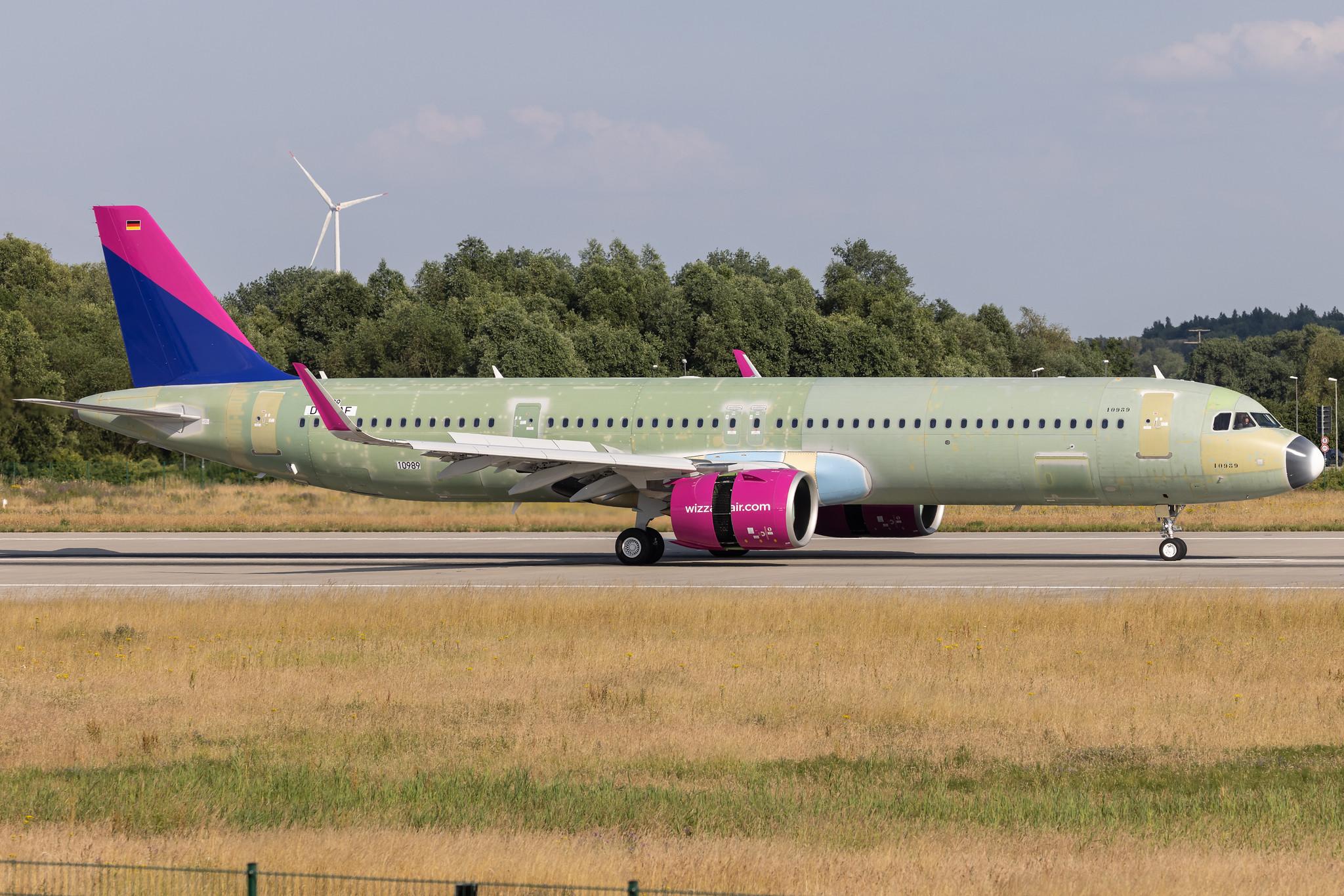 Hamburg Finkenwerder: Wizz Air (W6 / WZZ) | Airbus A321-271NX A21N | D-AZAF | HA- | MSN 10989