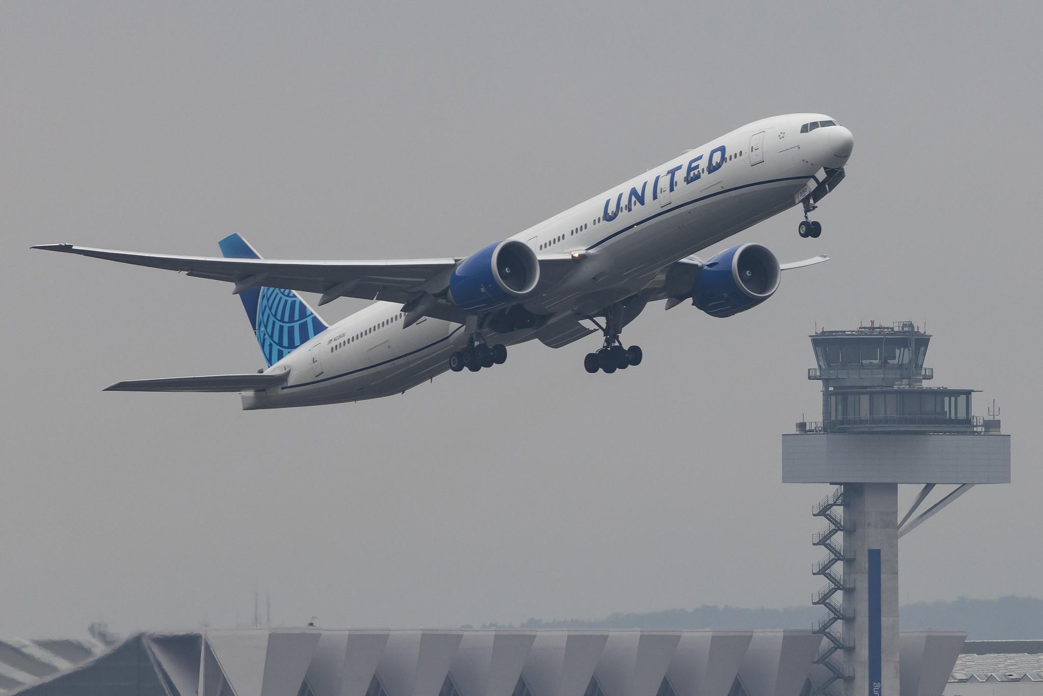 Frankfurt Airport: United Airlines (UA / UAL) |  Boeing 777-300(ER) B77W | N2250U | MSN 66590