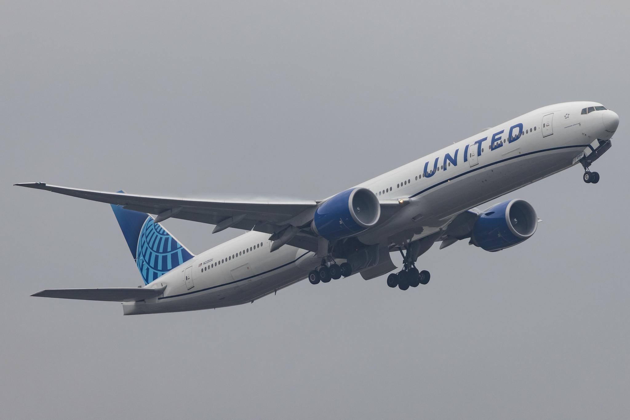 Frankfurt Airport: United Airlines (UA / UAL) |  Boeing 777-300(ER) B77W | N2250U | MSN 66590
