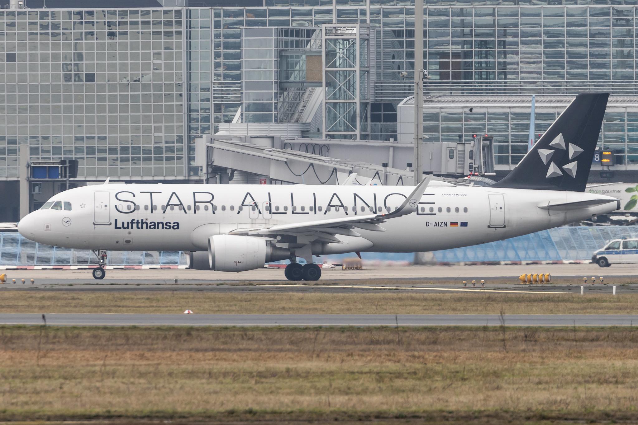 Frankfurt Airport: Lufthansa (LH / DLH) |  Livery: Star Alliance Livery |  Airbus A320-214 A320 | D-AIZN | MSN 5425