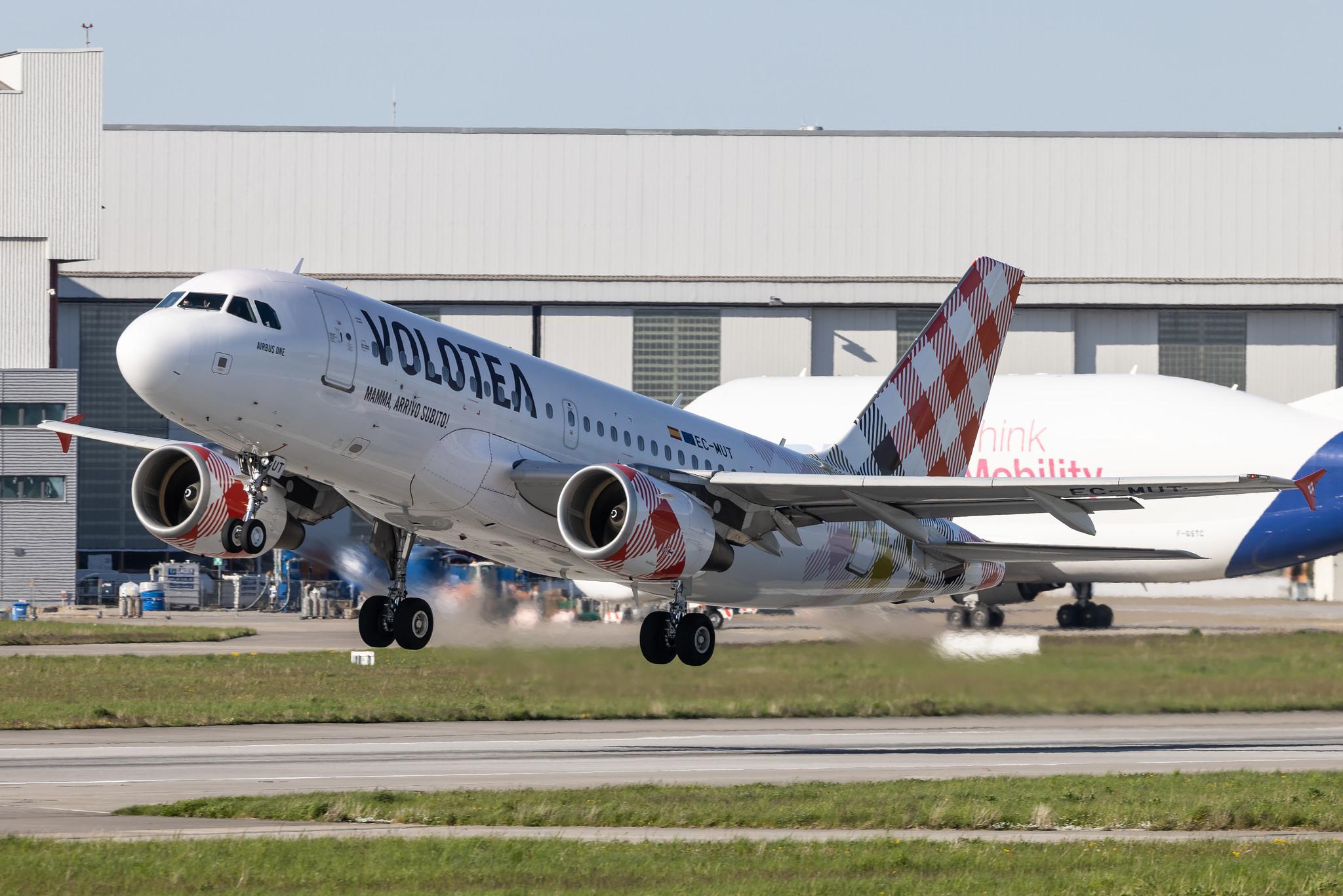 Hamburg Finkenwerder: Volotea (V7 / VOE) | Airbus A319-111 A319 | EC-MUT | MSN 02240