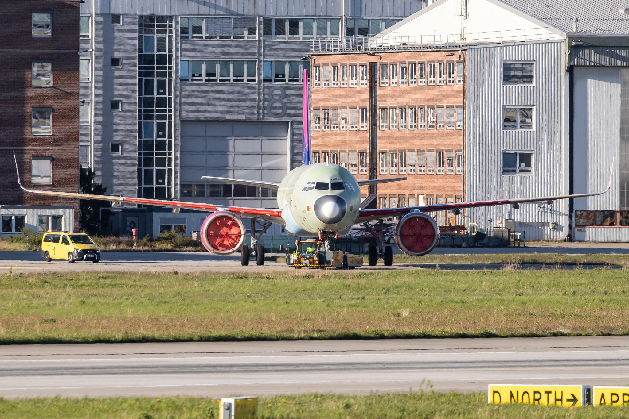 Hamburg Finkenwerder: Wizz Air (W6 / WZZ) | Airbus A321-271NX A21N | D-AZYO | HA-LZP | MSN 10875