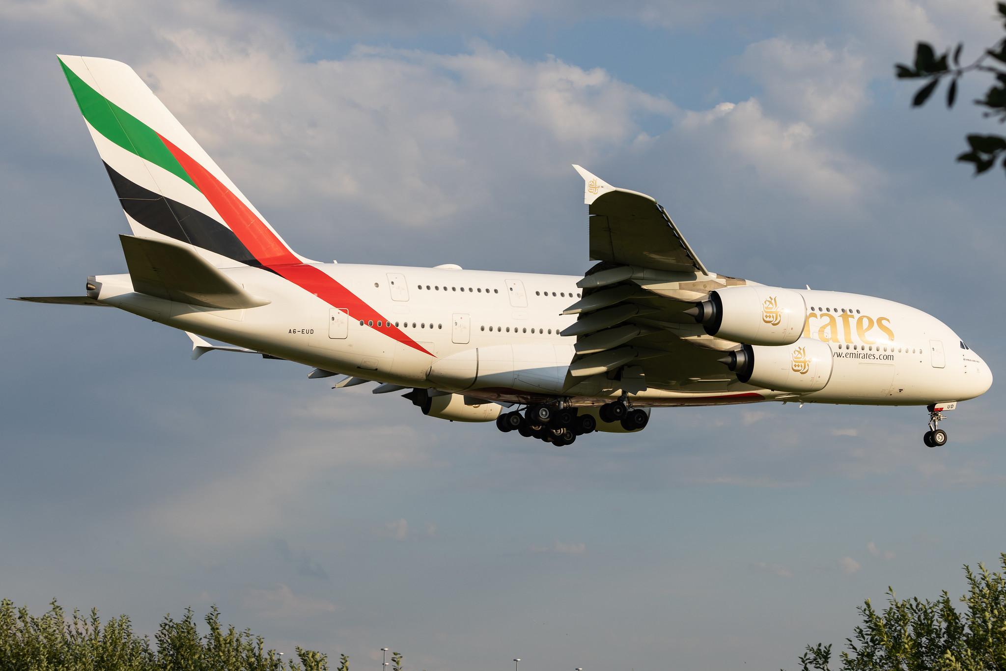 Hamburg Airport: Emirates (EK / UAE) | Airbus A380-861 A388 | A6-EUD | MSN 216