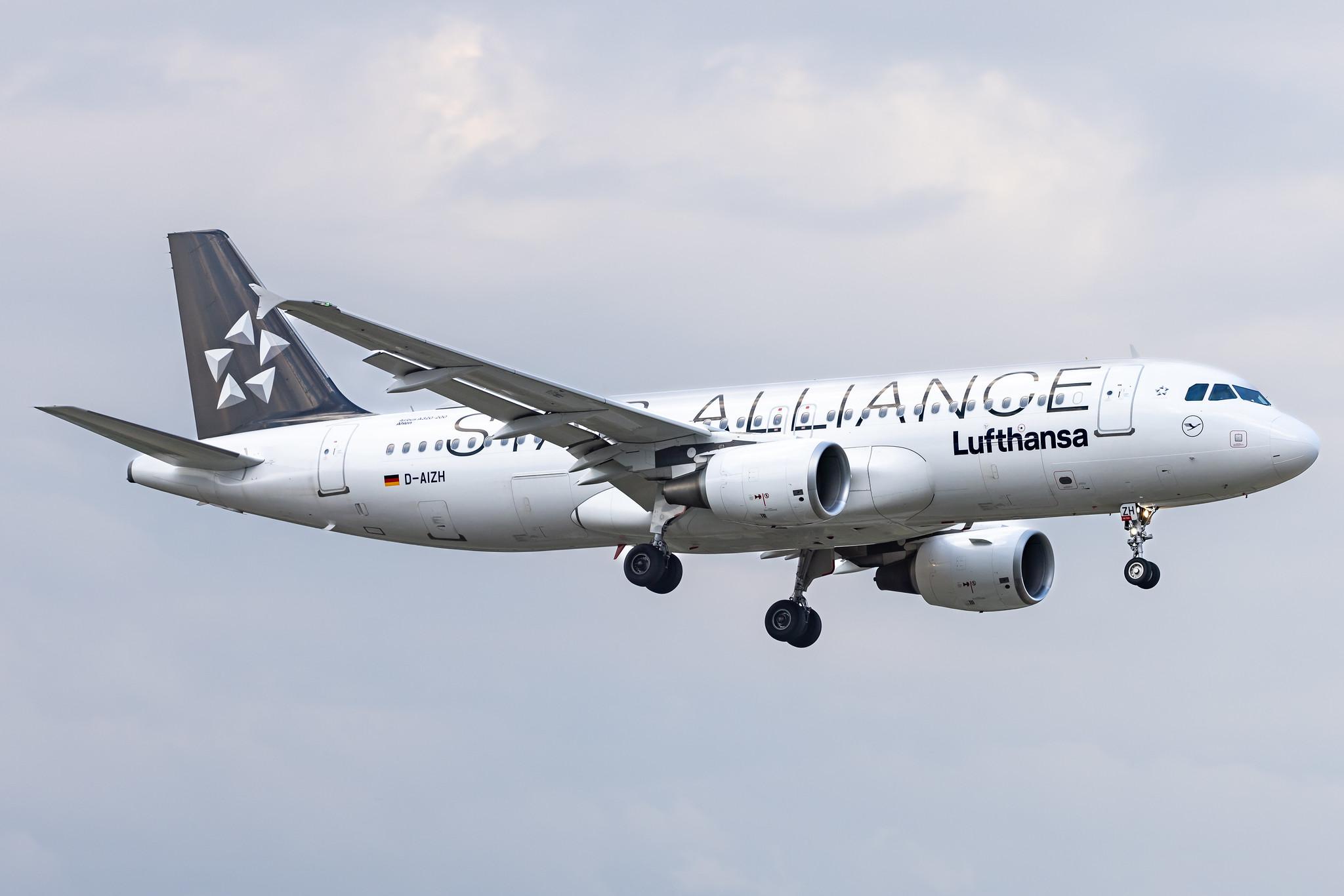 Hamburg Airport: Lufthansa (LH / DLH) | Livery: Star Alliance Livery | Airbus A320-214 A320 | D-AIZH | MSN 4363