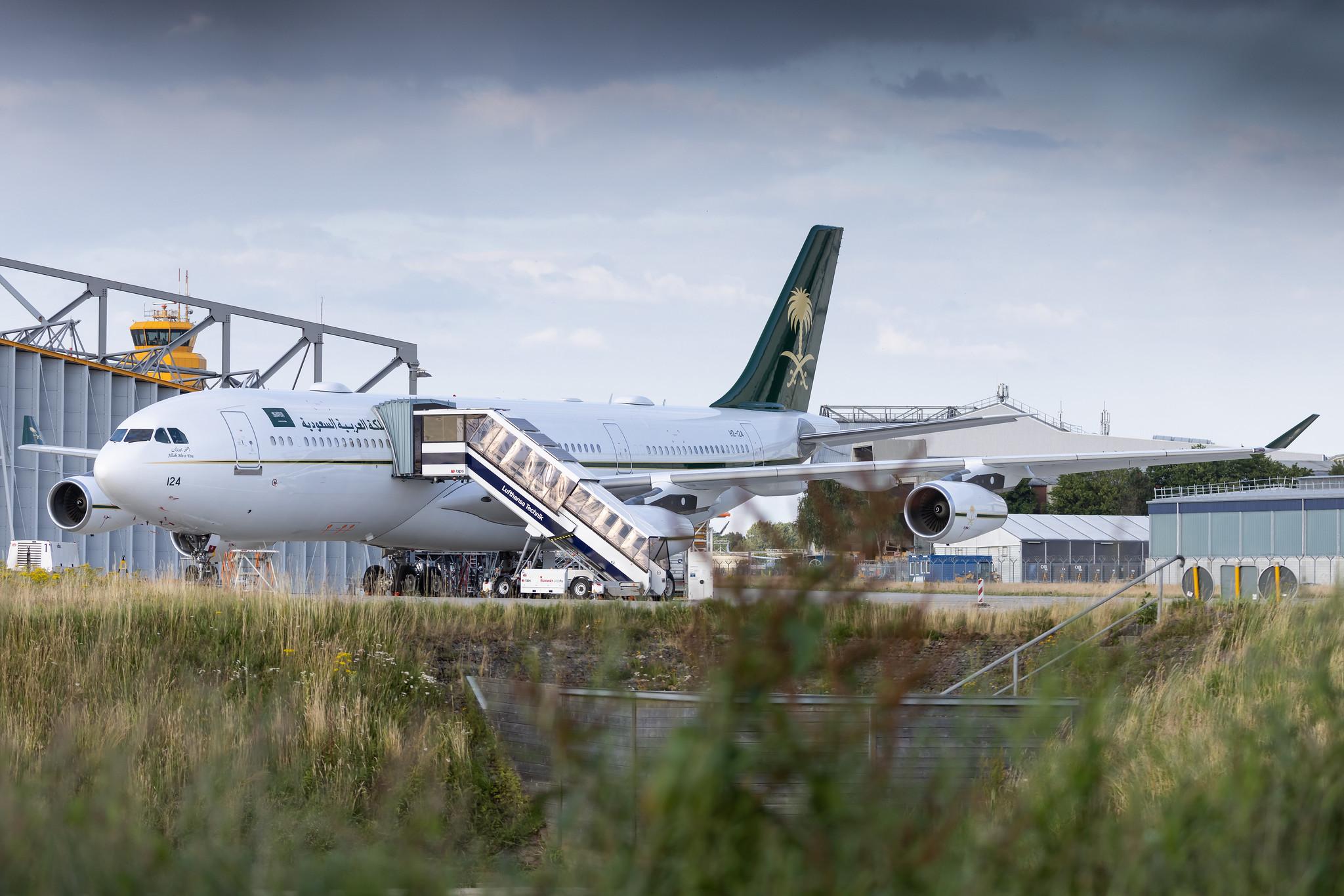 Hamburg Airport: Saudi Royal Flight | Airbus A340-213 A342 | HZ-124 | MSN 004