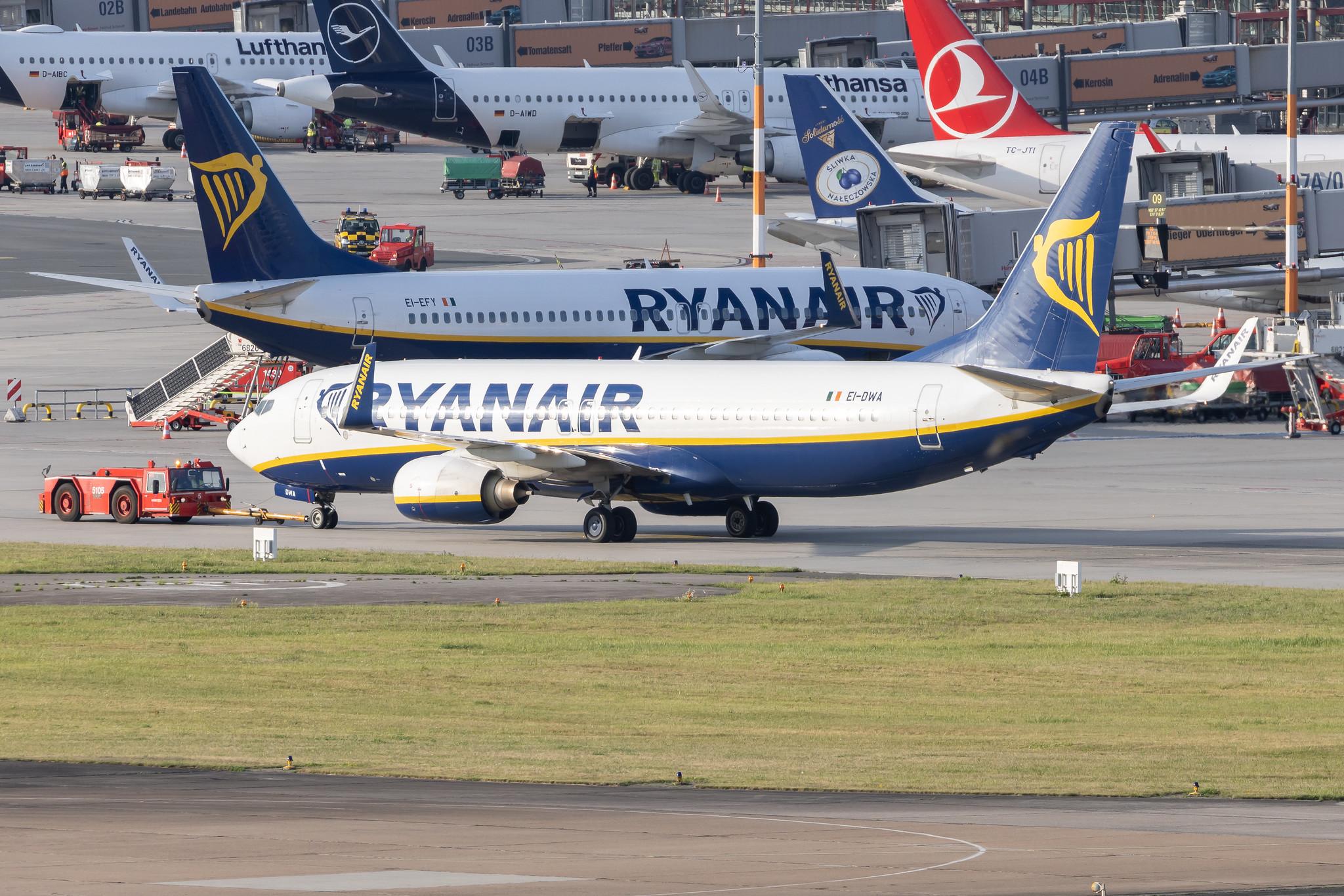 Hamburg Airport: Ryanair (FR / RYR) | Boeing 737-8AS B738 | EI-DWA | MSN 33617
