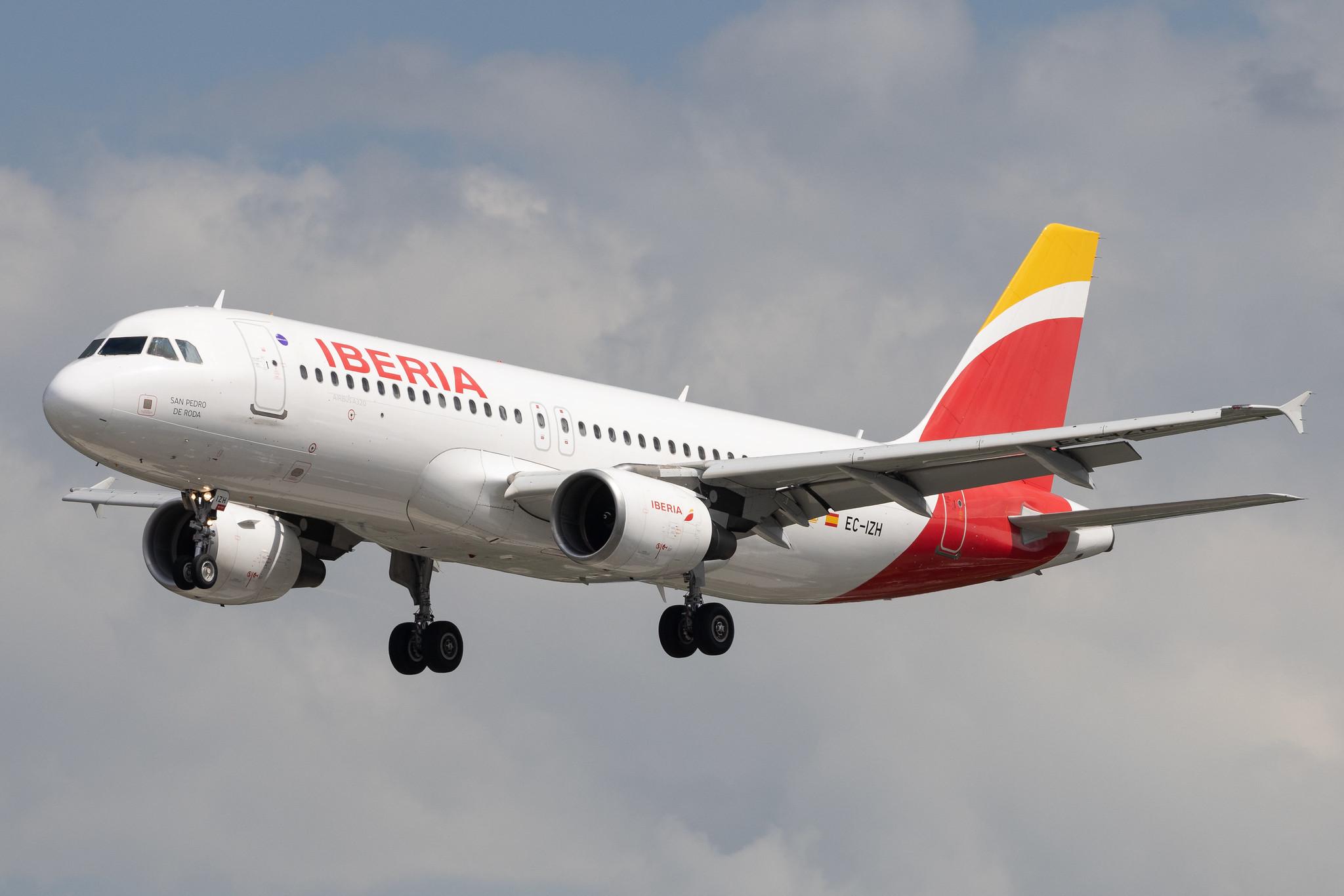 Hamburg Airport: Iberia (IB / IBE) | Airbus A320-214 A320 | EC-IZH | MSN 2225