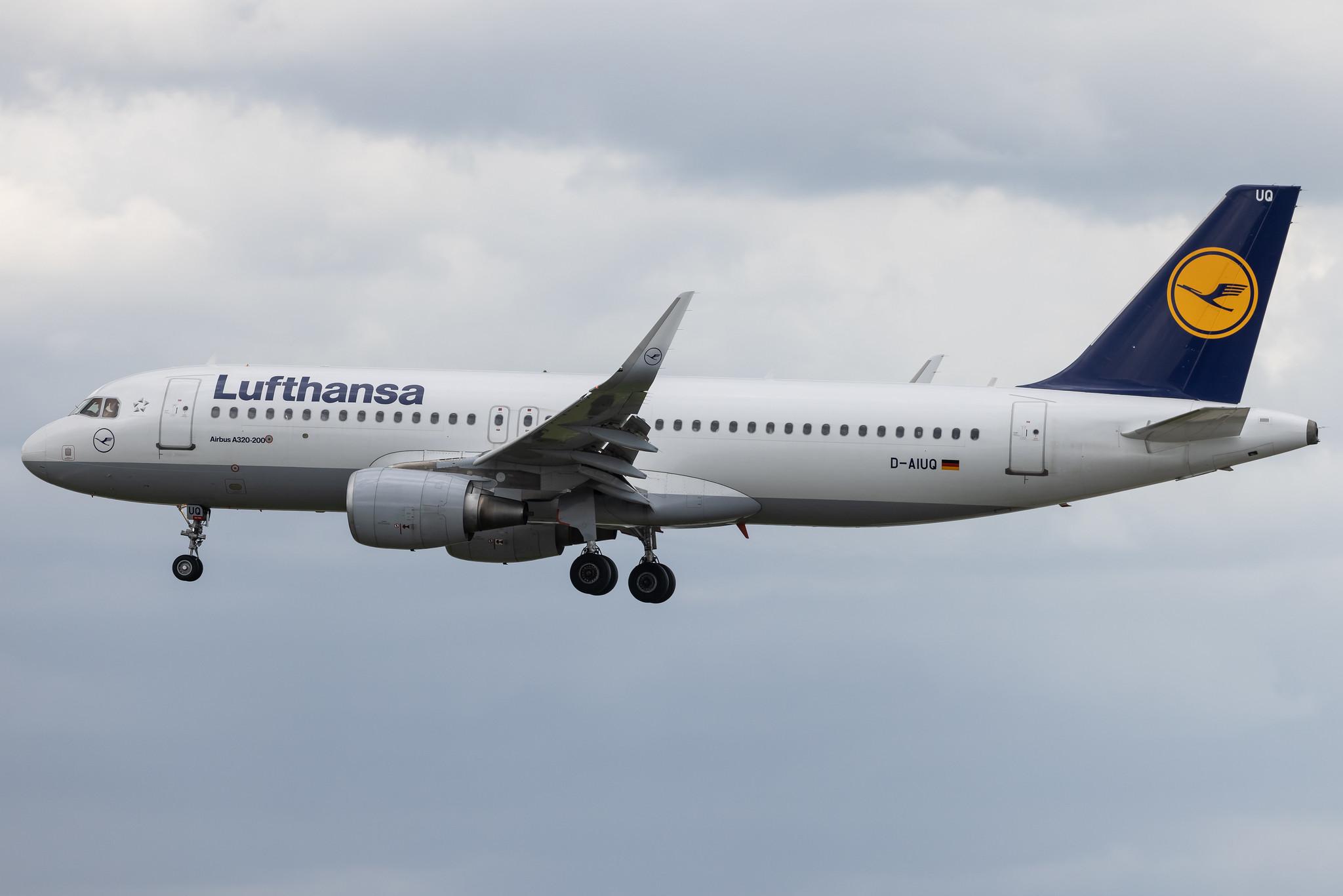 Hamburg Airport: Lufthansa (LH / DLH) | Airbus A320-214 A320 | D-AIUQ | MSN 6947