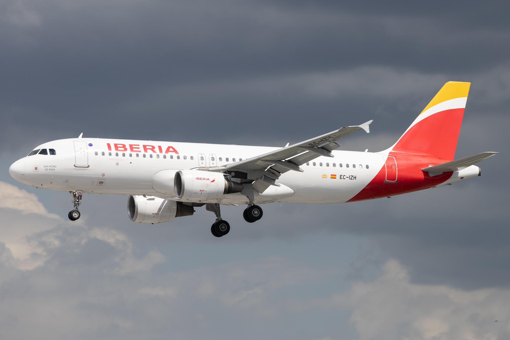 Hamburg Airport: Iberia (IB / IBE) | Airbus A320-214 A320 | EC-IZH | MSN 2225